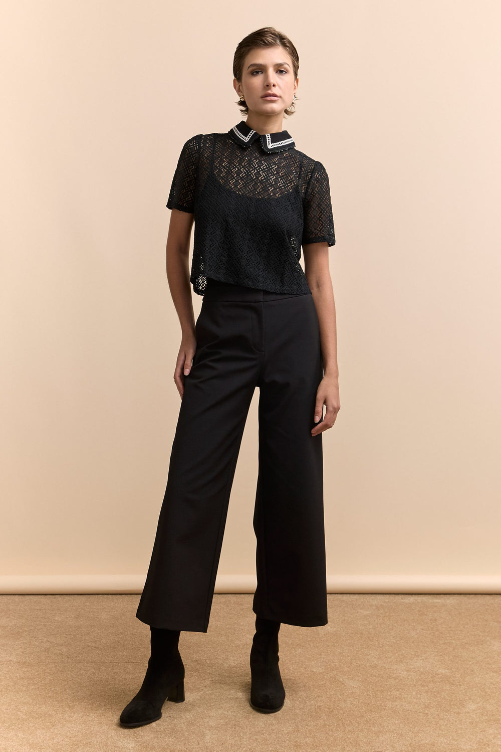 Pantalon écourté à jambe large à taille haute