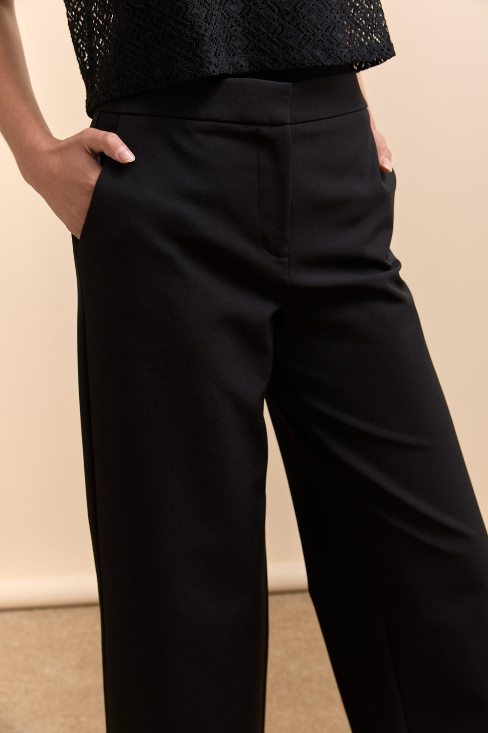 Pantalon écourté à jambe large à taille haute