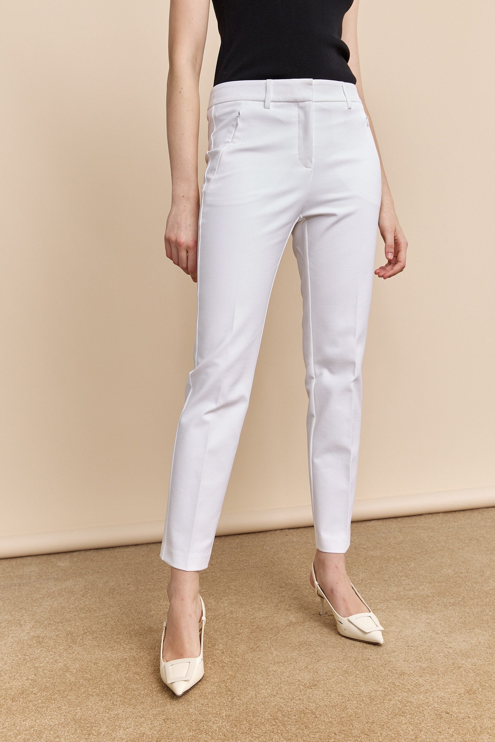 Urban crop pants with zip pocket