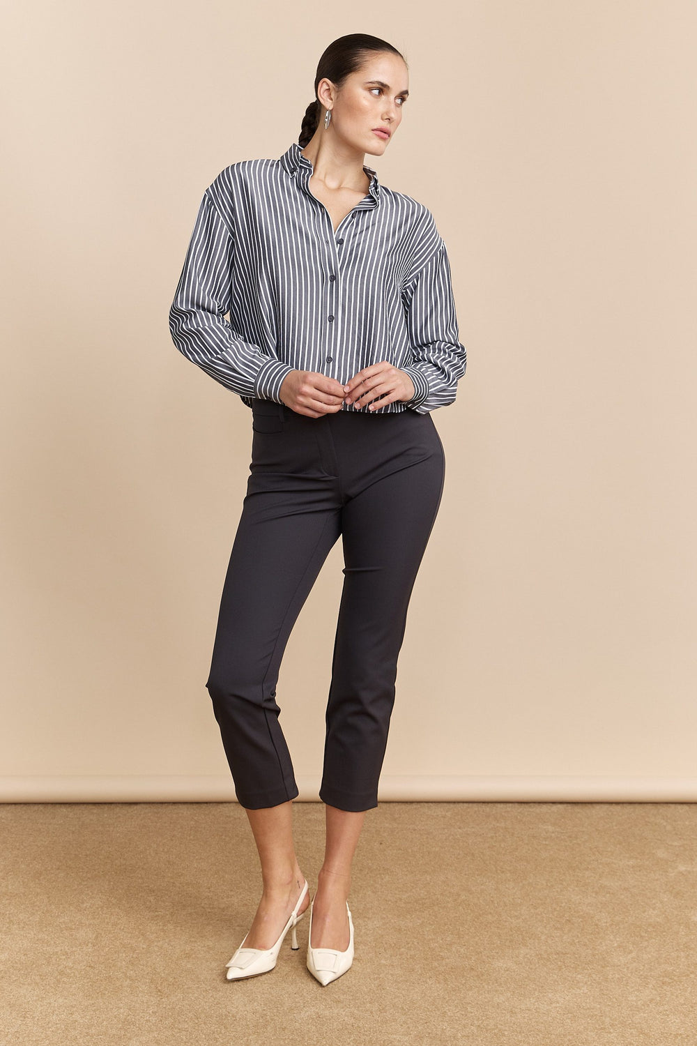 Pantalon avec fente arrière