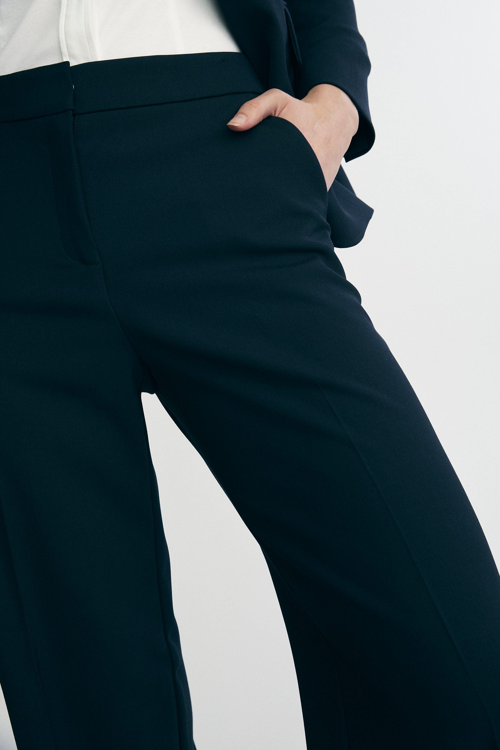 Modern pant