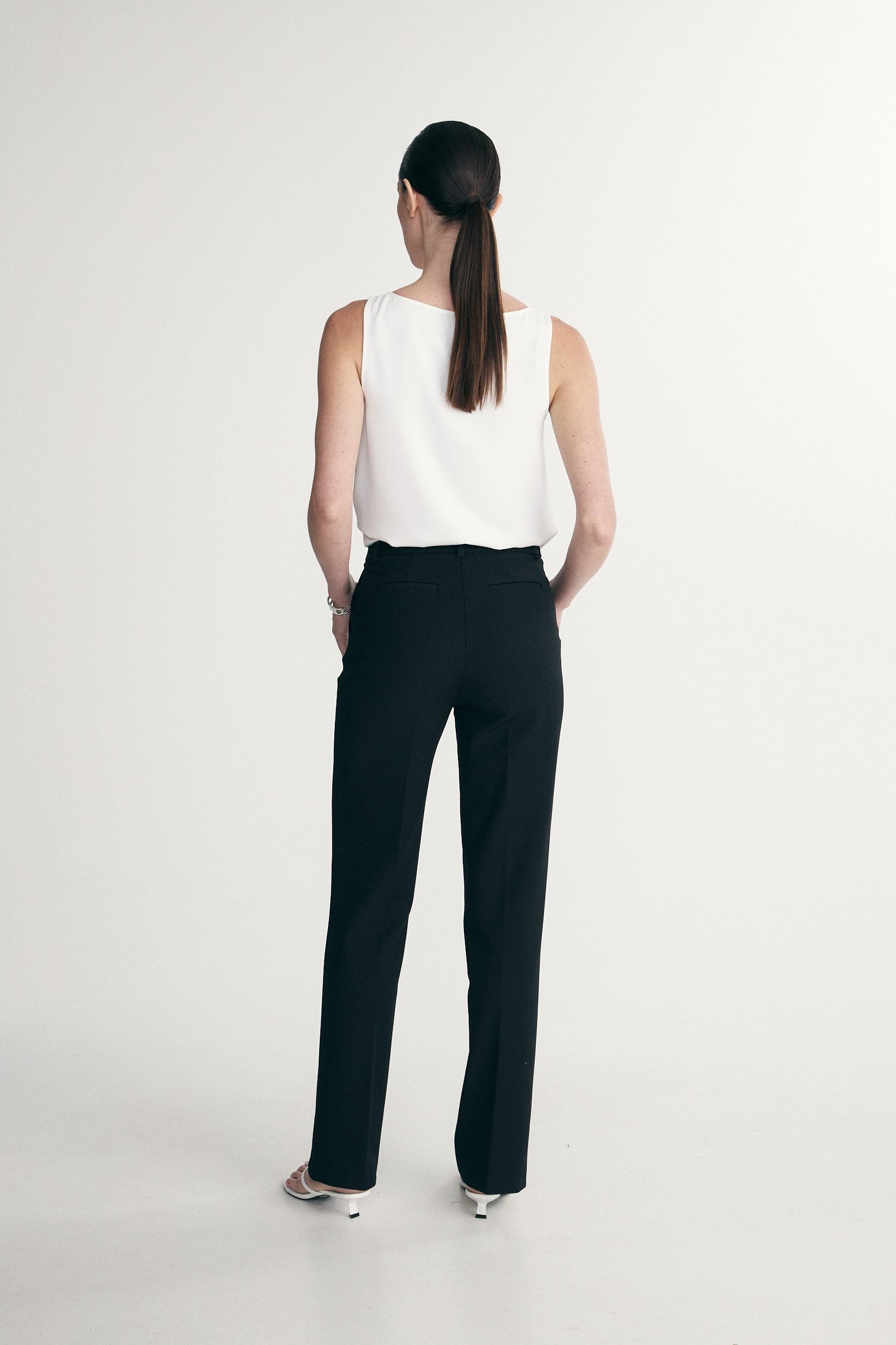 High waist pants with elastic waist
