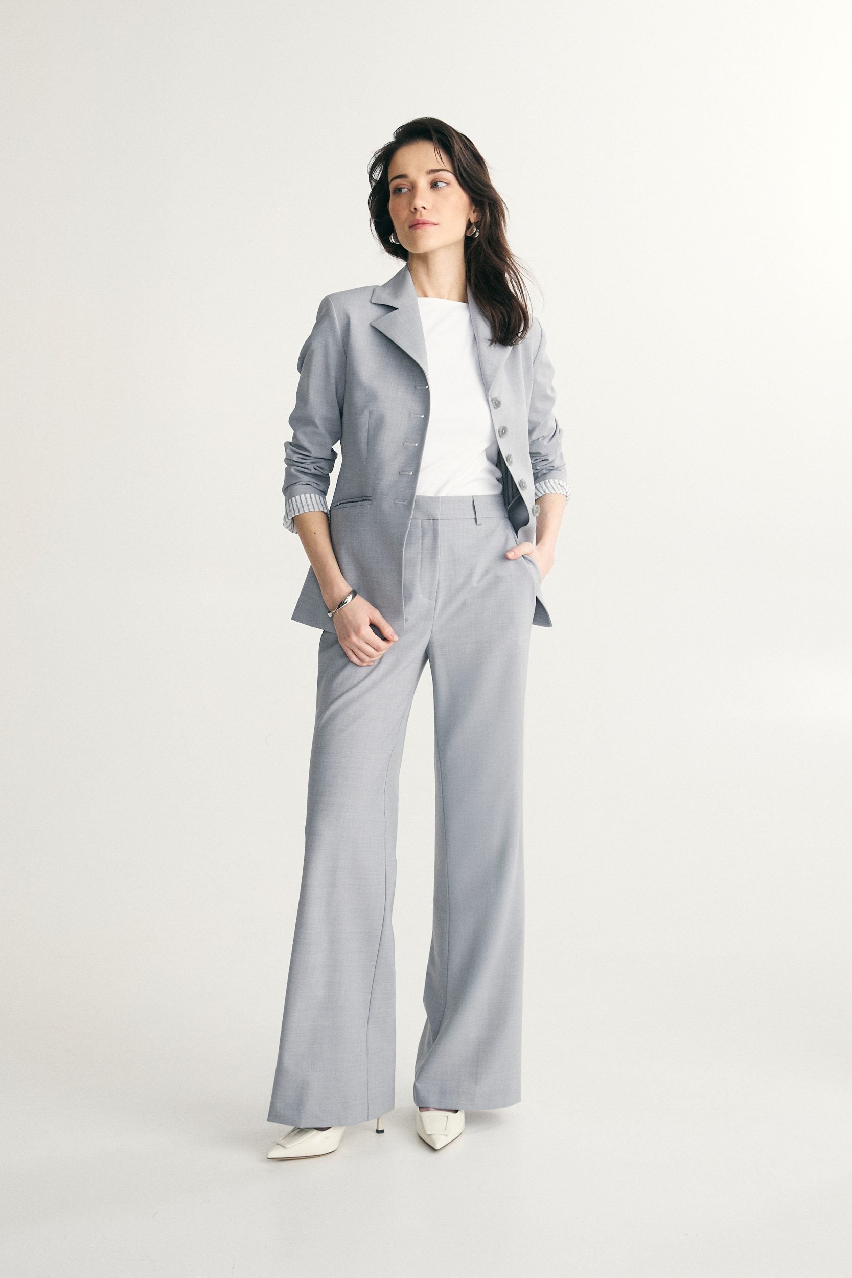 Pantalon moderne à taille haute