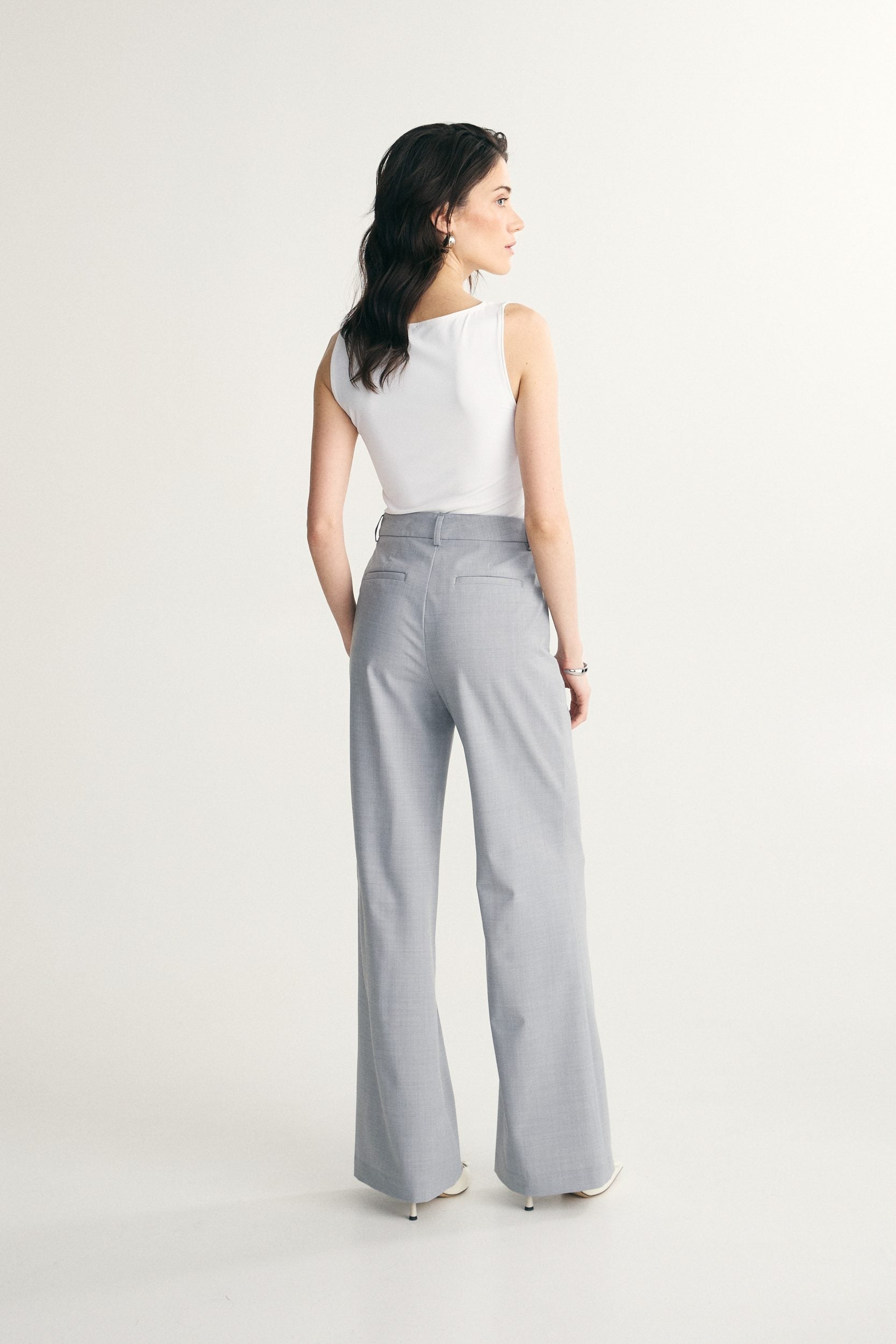 Pantalon moderne à taille haute