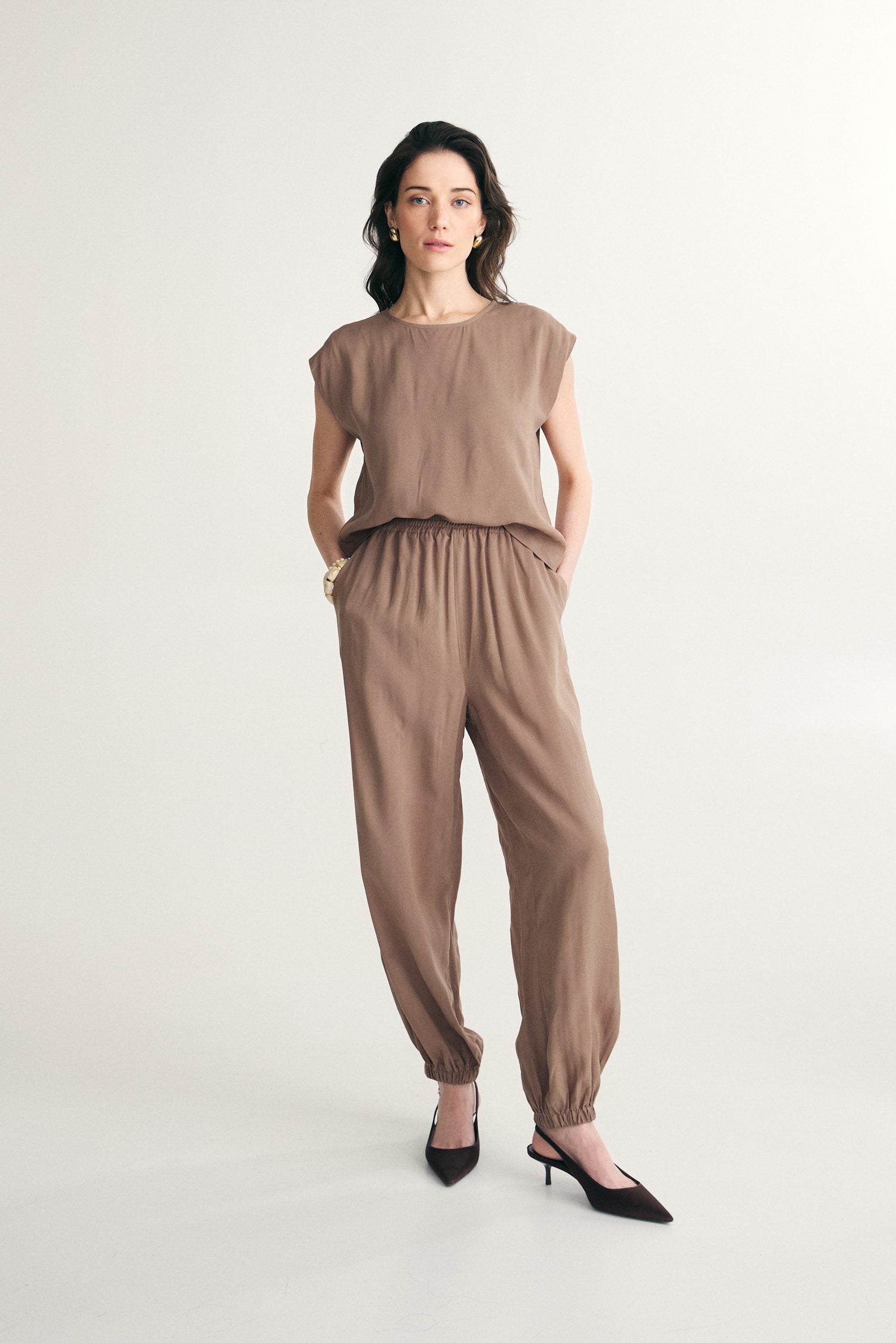 Pantalon fluide à chevilles ajustées