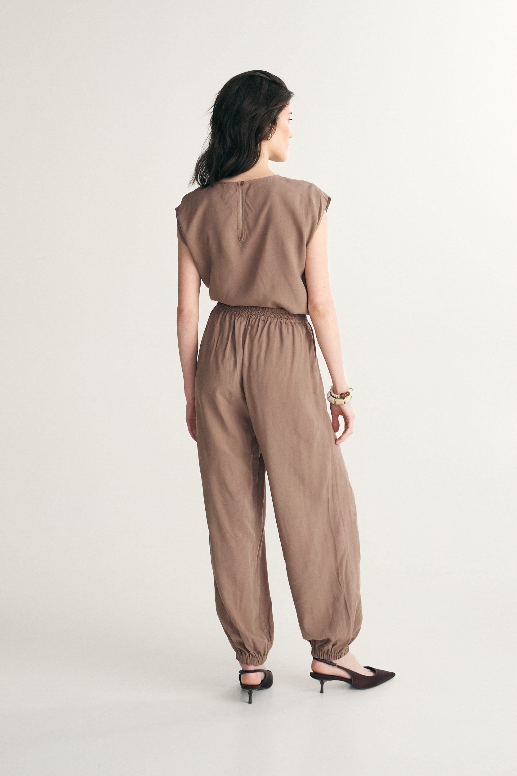 Pantalon fluide à chevilles ajustées