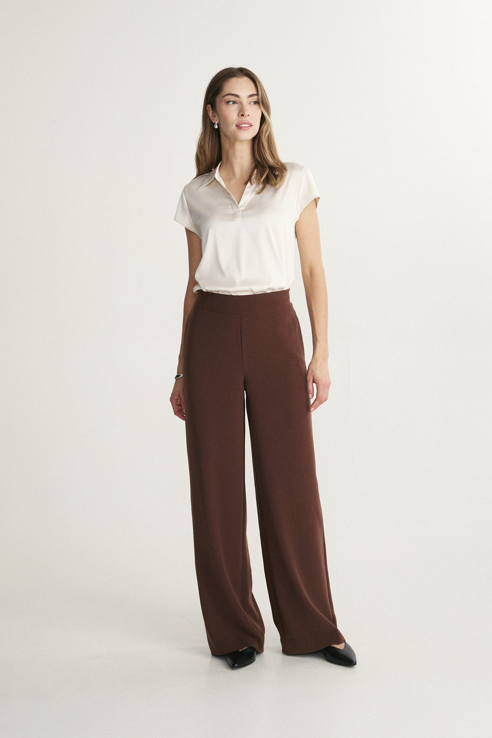 Fluid wide-leg pants
