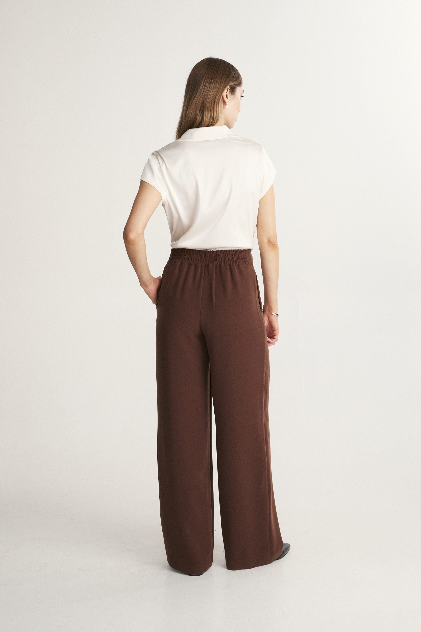 Fluid wide-leg pants