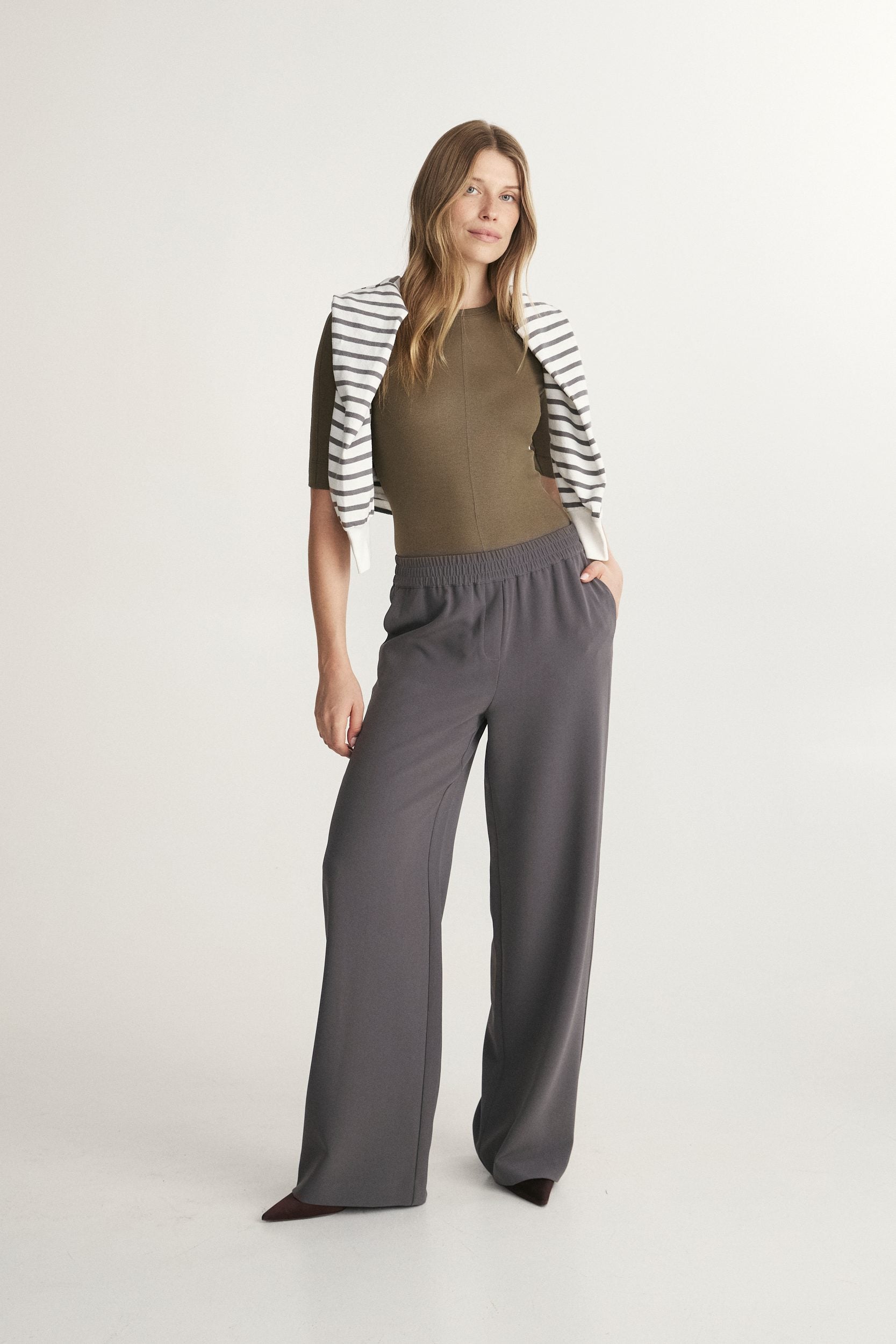 Fluid Wide-Leg Pants