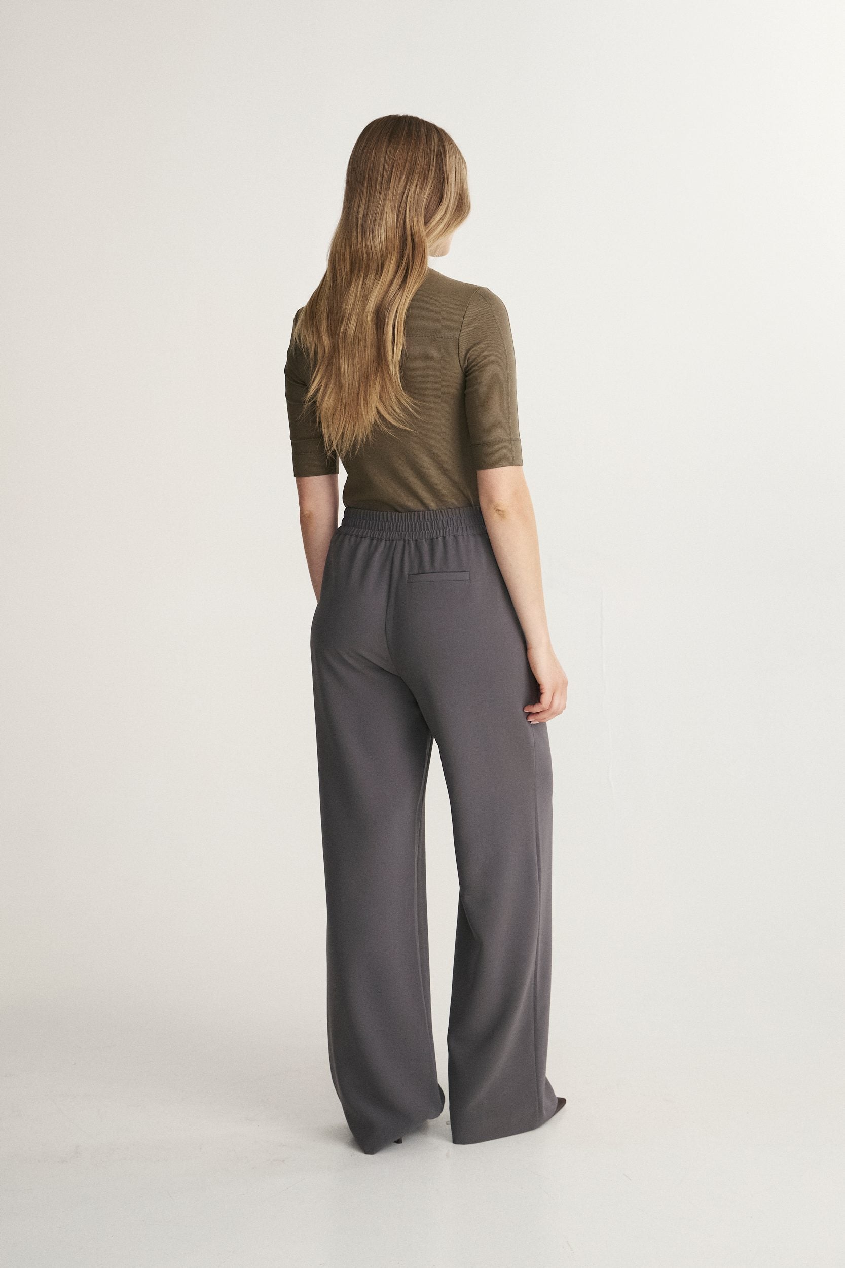 Fluid Wide-Leg Pants