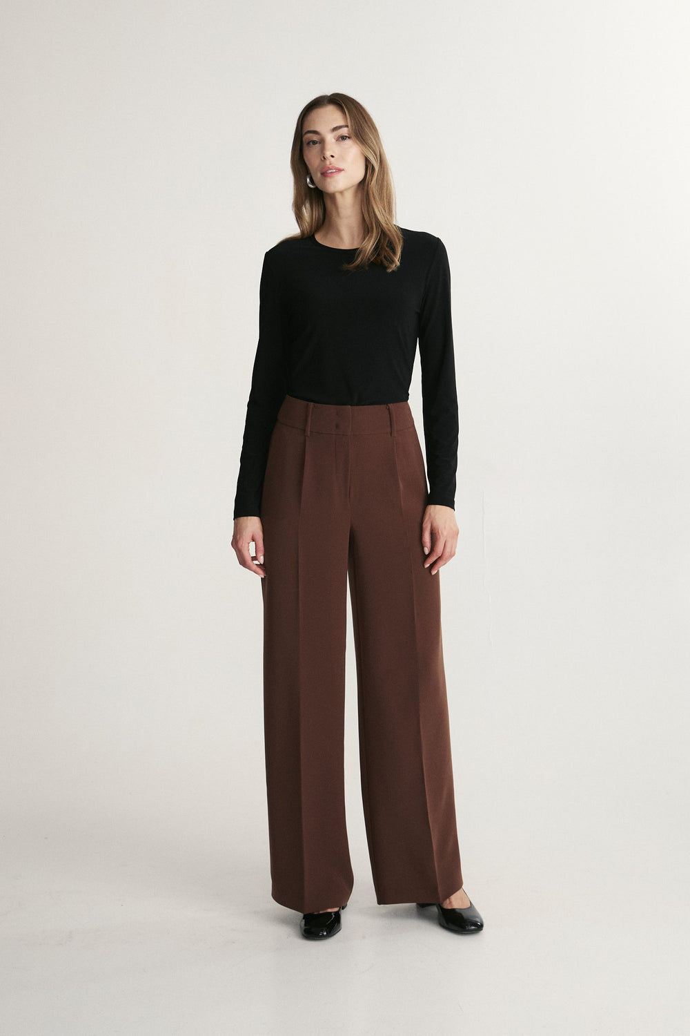 Pleated fluid wide-leg pants