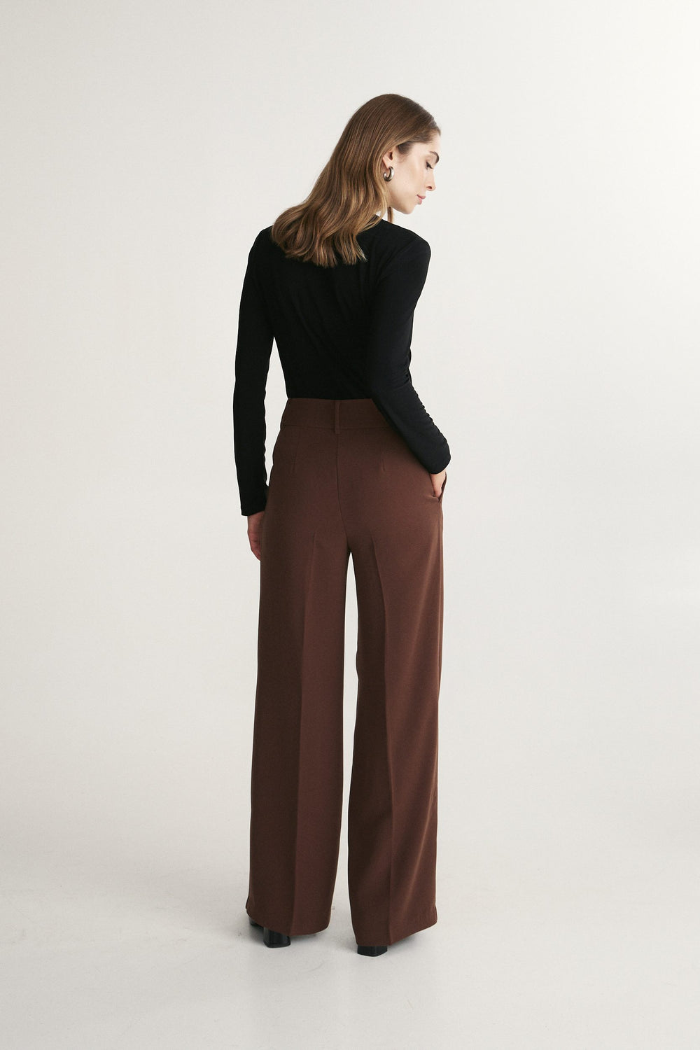 Pleated fluid wide-leg pants