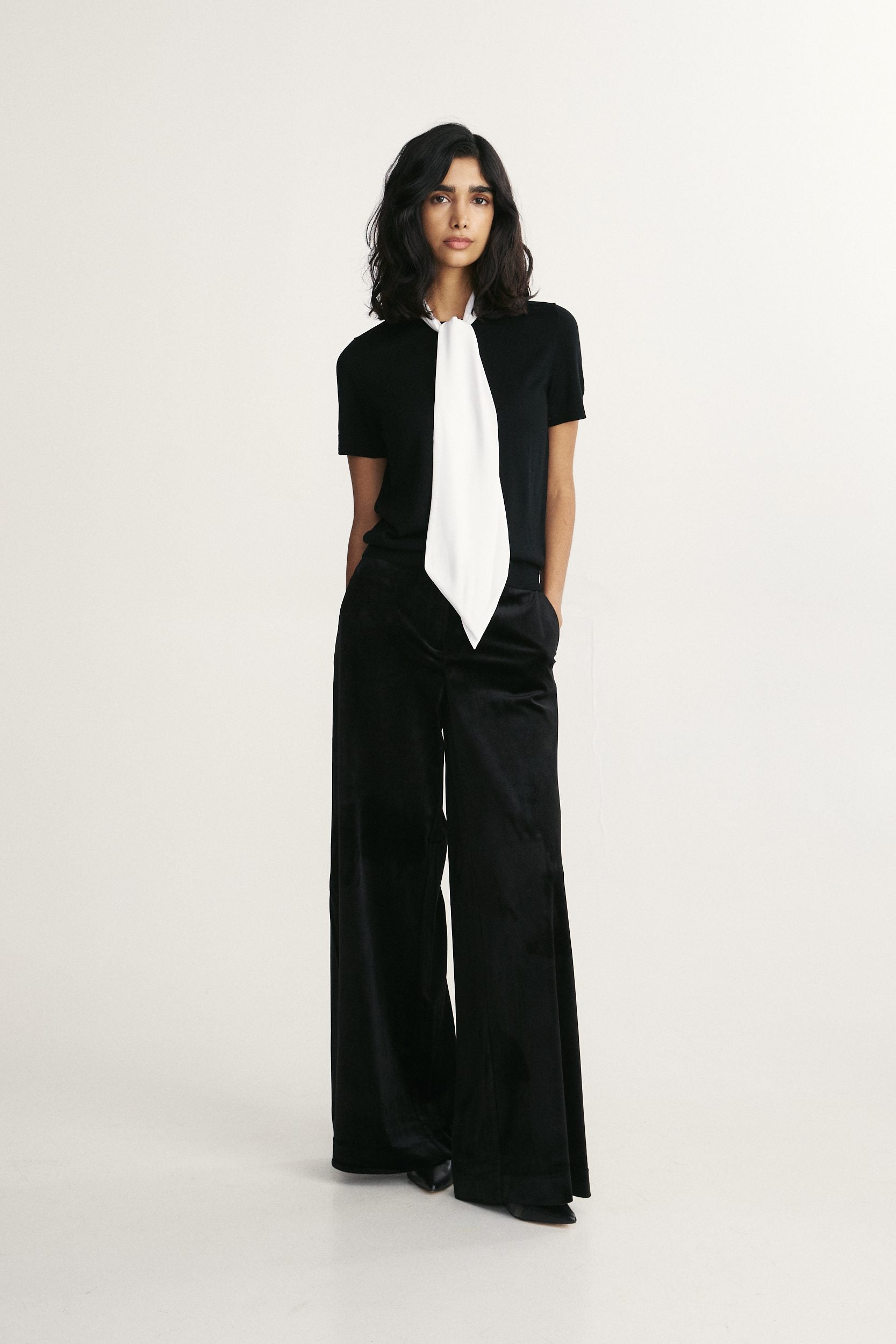 Pantalon large en velours avec détail latéral
