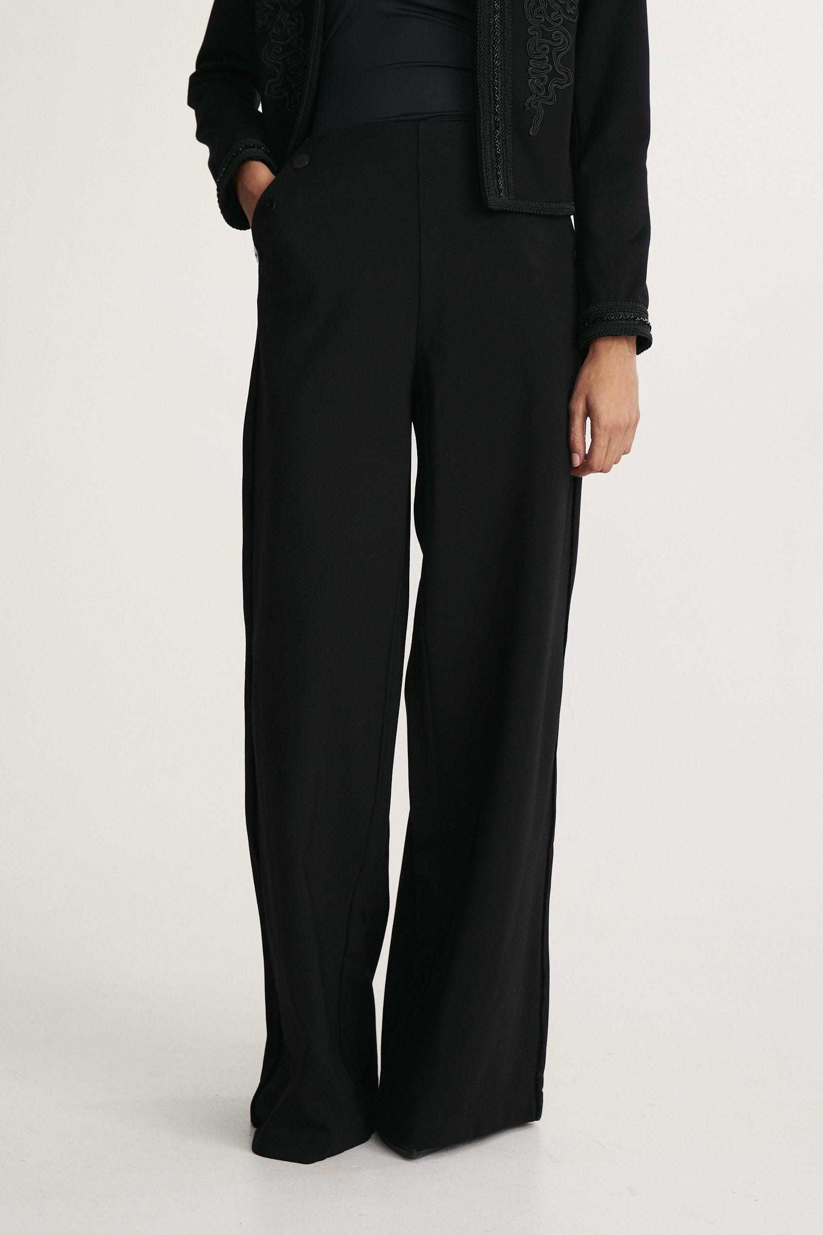 Wide-legged sailor-style trousers