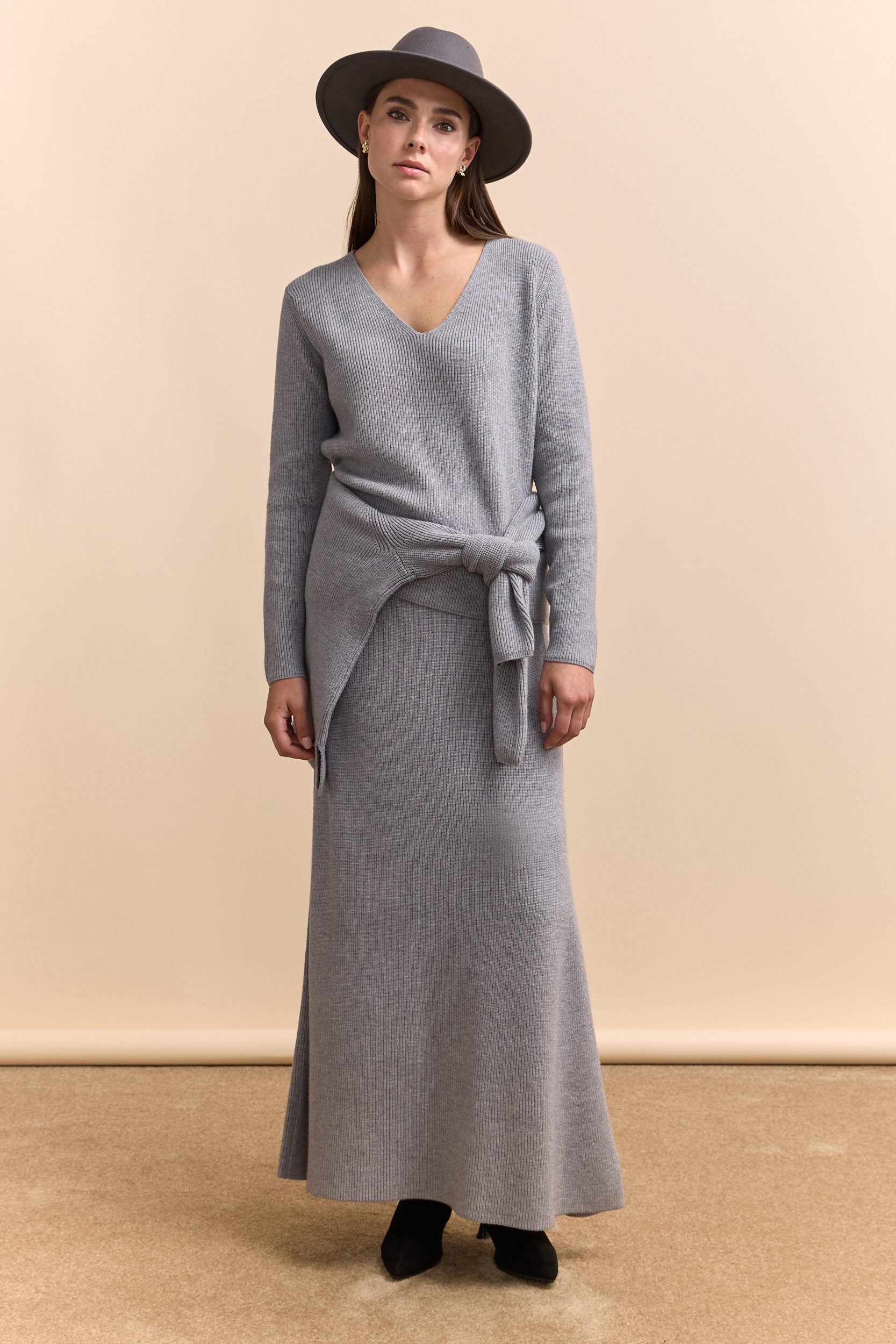 Long knit flare skirt