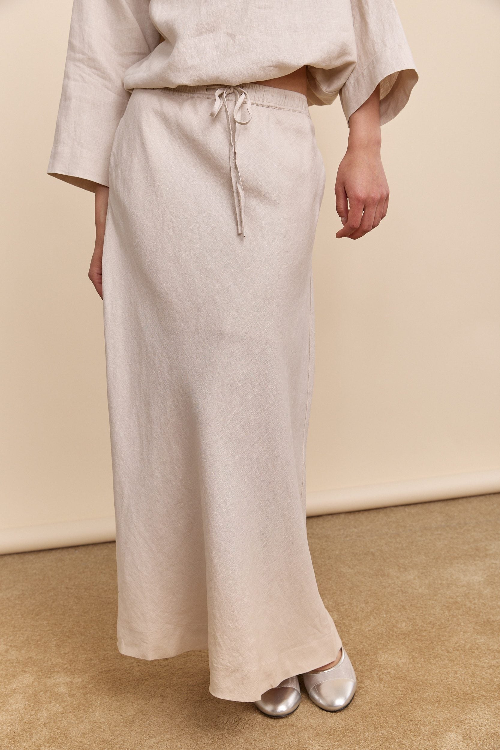 Linen skirt with elastic waist