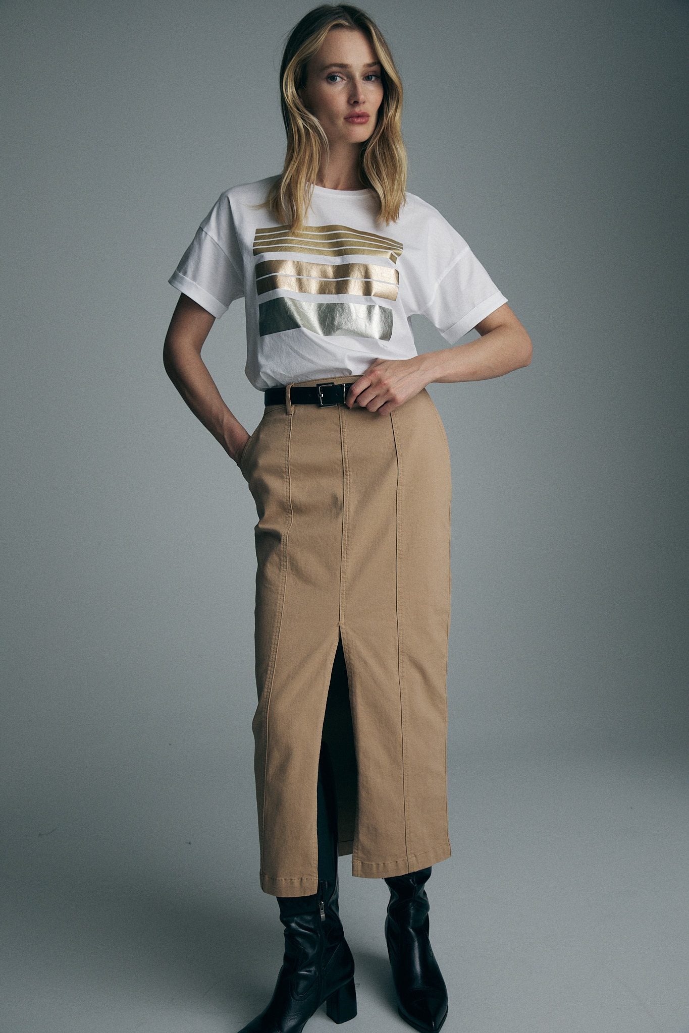 Long skirt with front slit