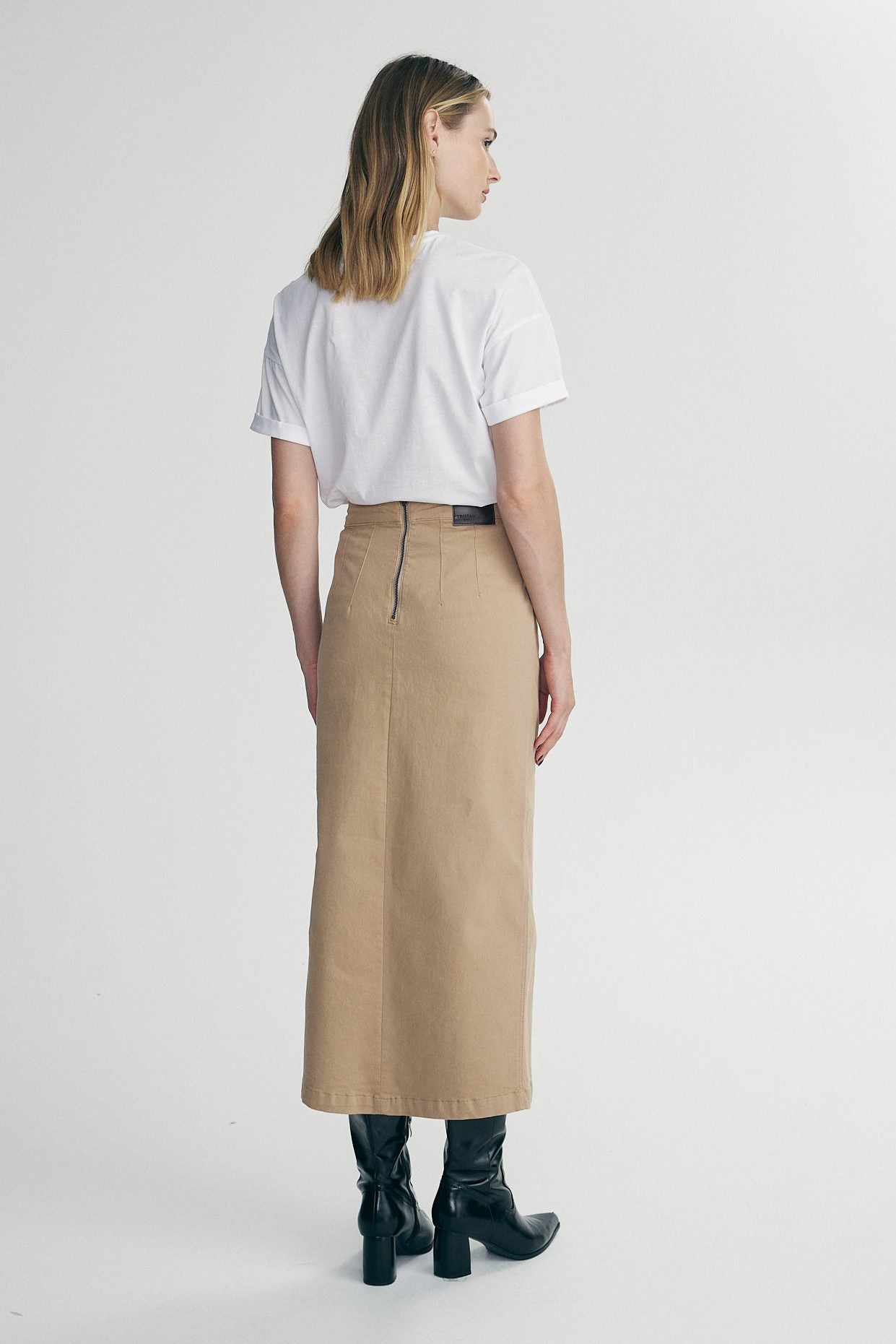 Long skirt with front slit
