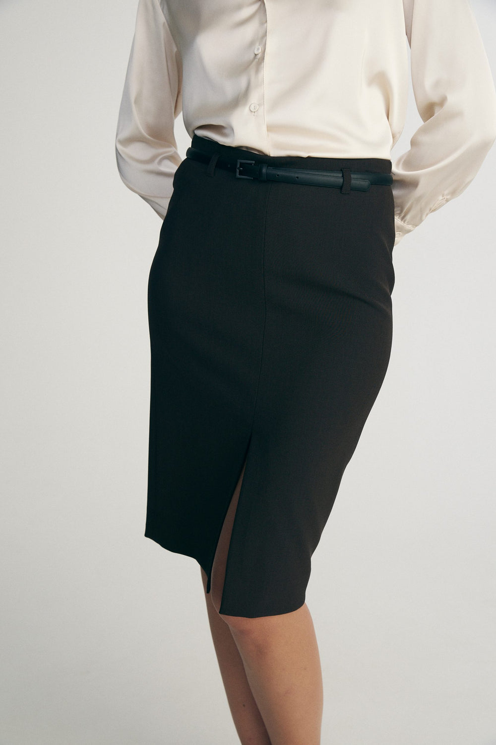 High waist pencil skirt with belt