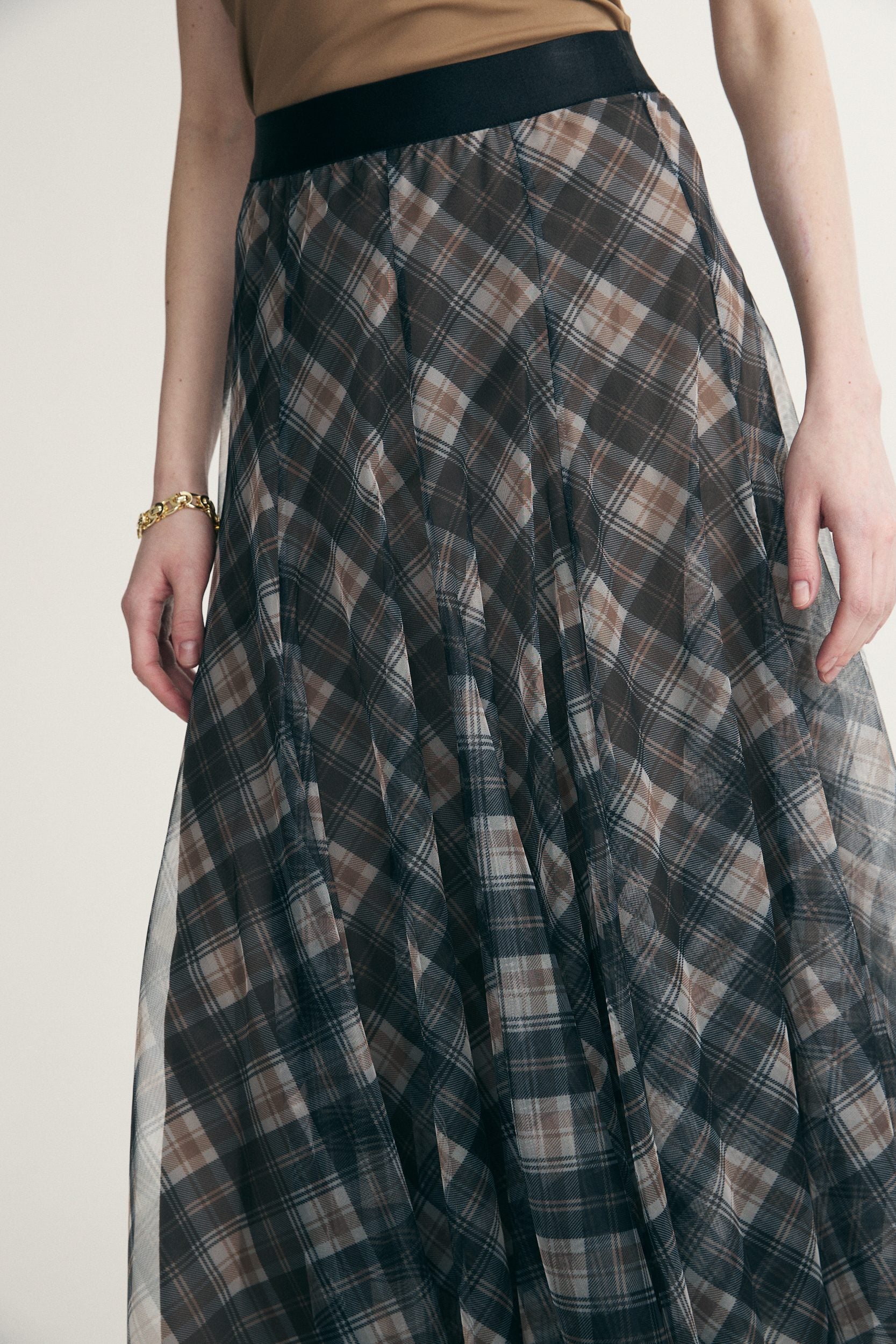 Checkered mesh skirt
