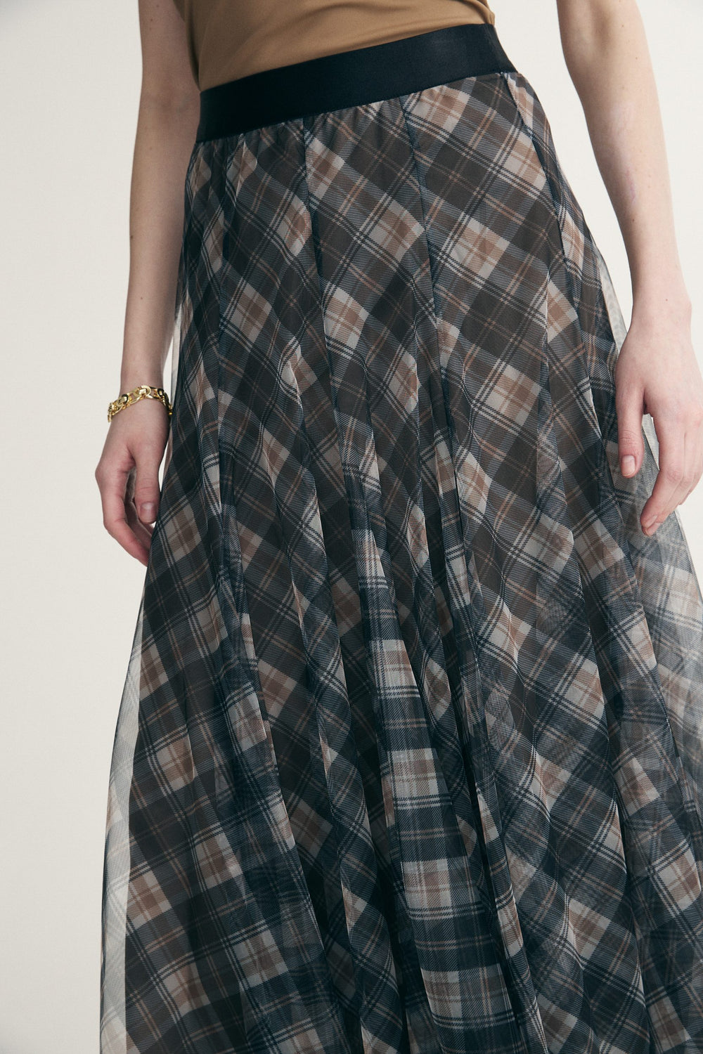 Checkered mesh skirt