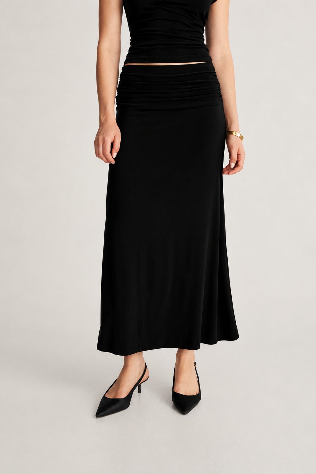 Jupe midi à taille froncée