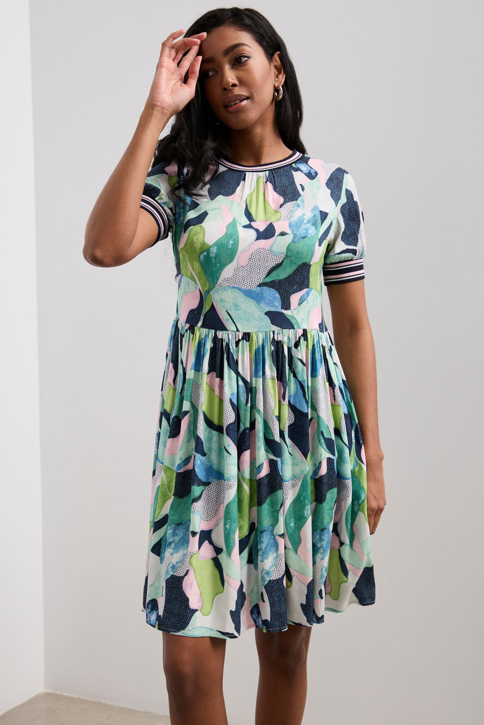 Robe à imprimés avec bas évasé