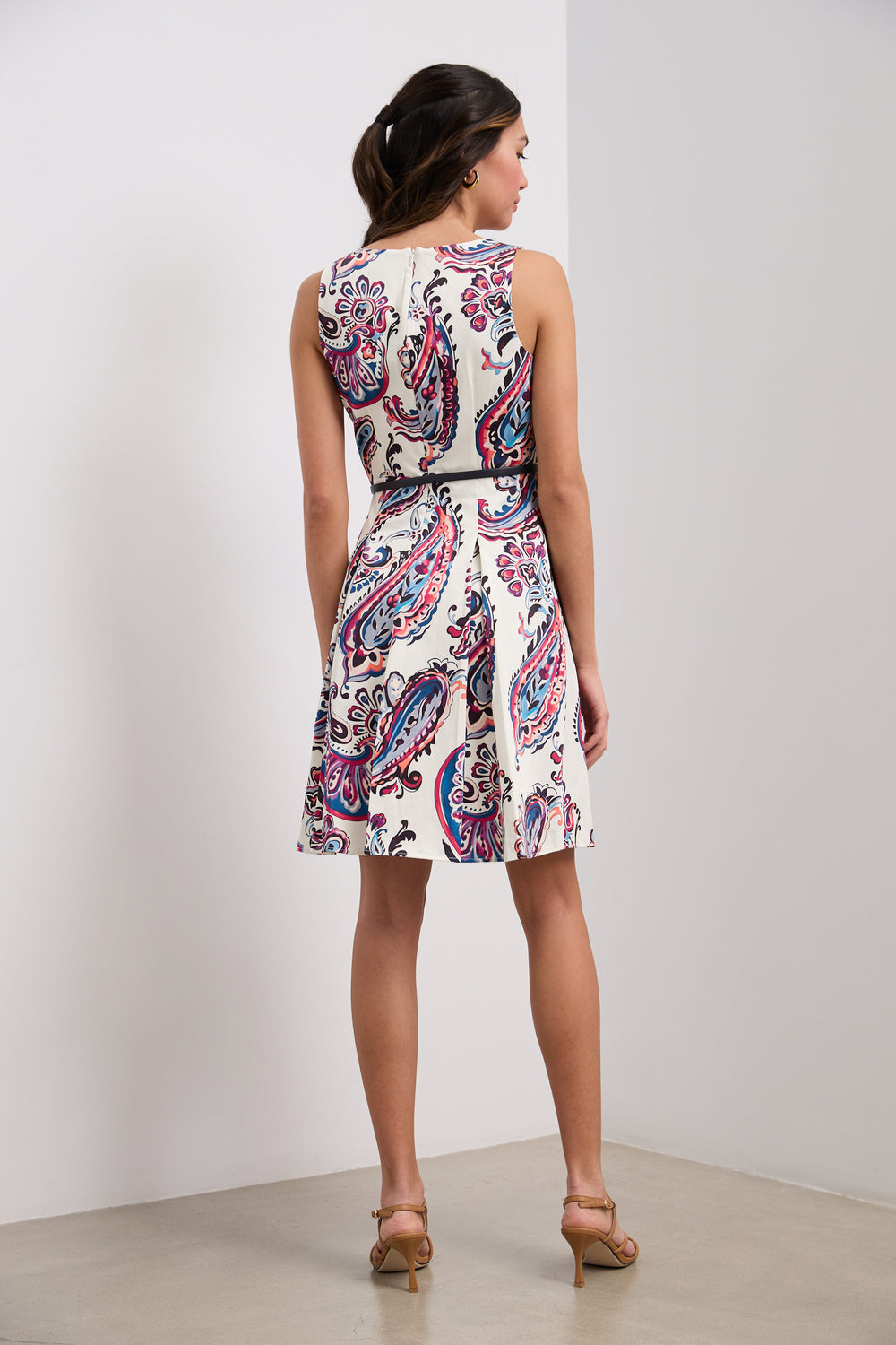 Robe à imprimés avec ceinture