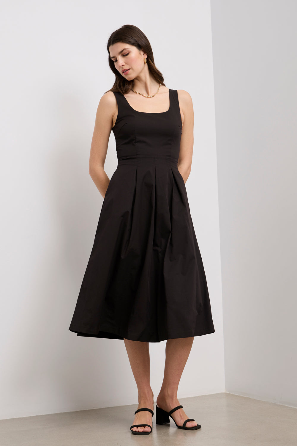 Robe longue avec plis