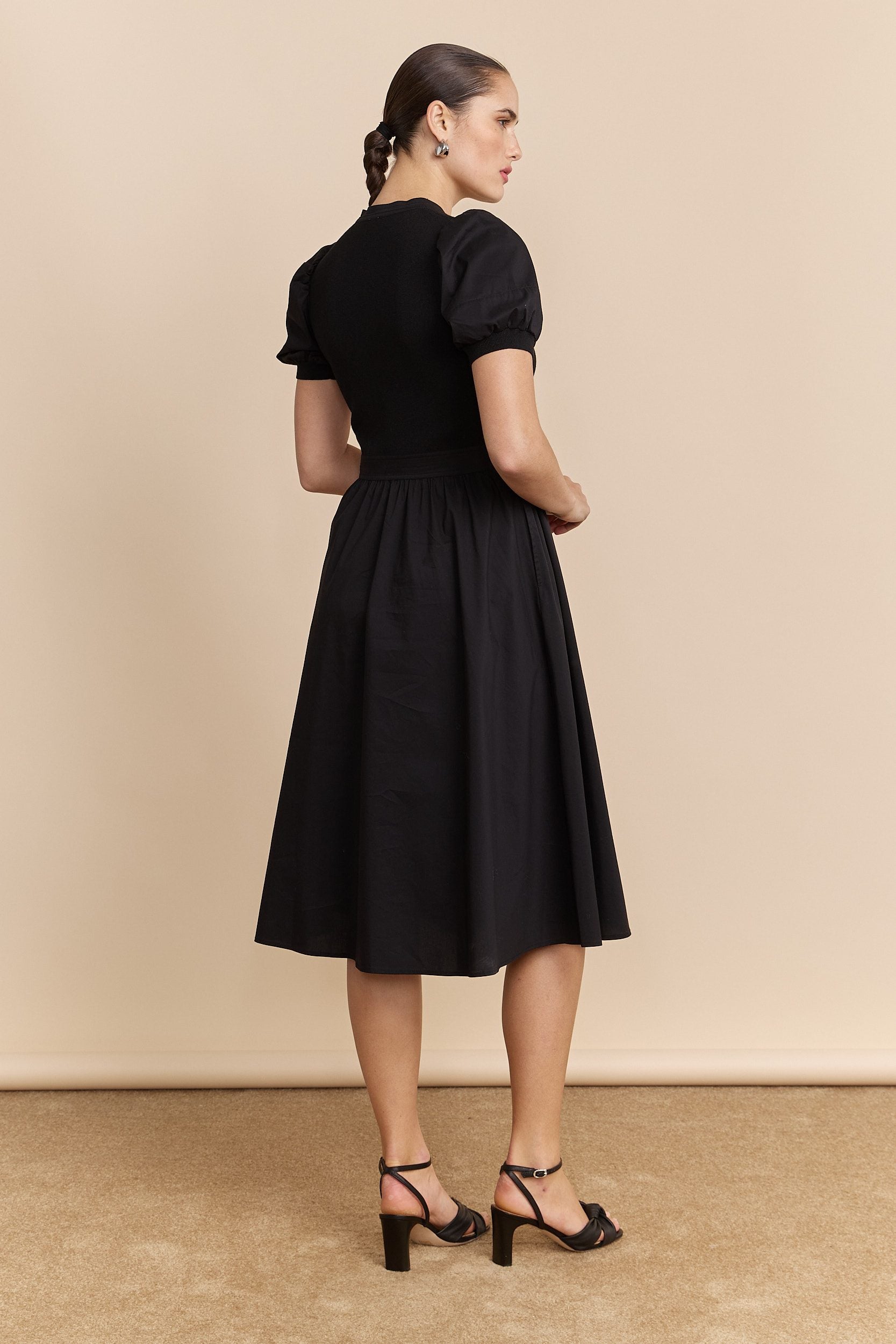 Robe évasée avec manches bouffantes
