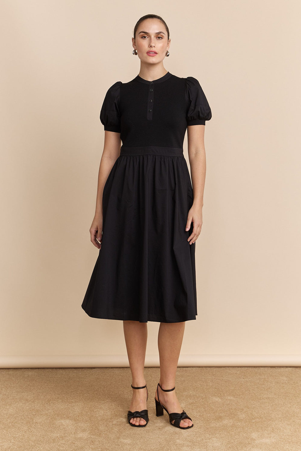 Robe évasée avec manches bouffantes