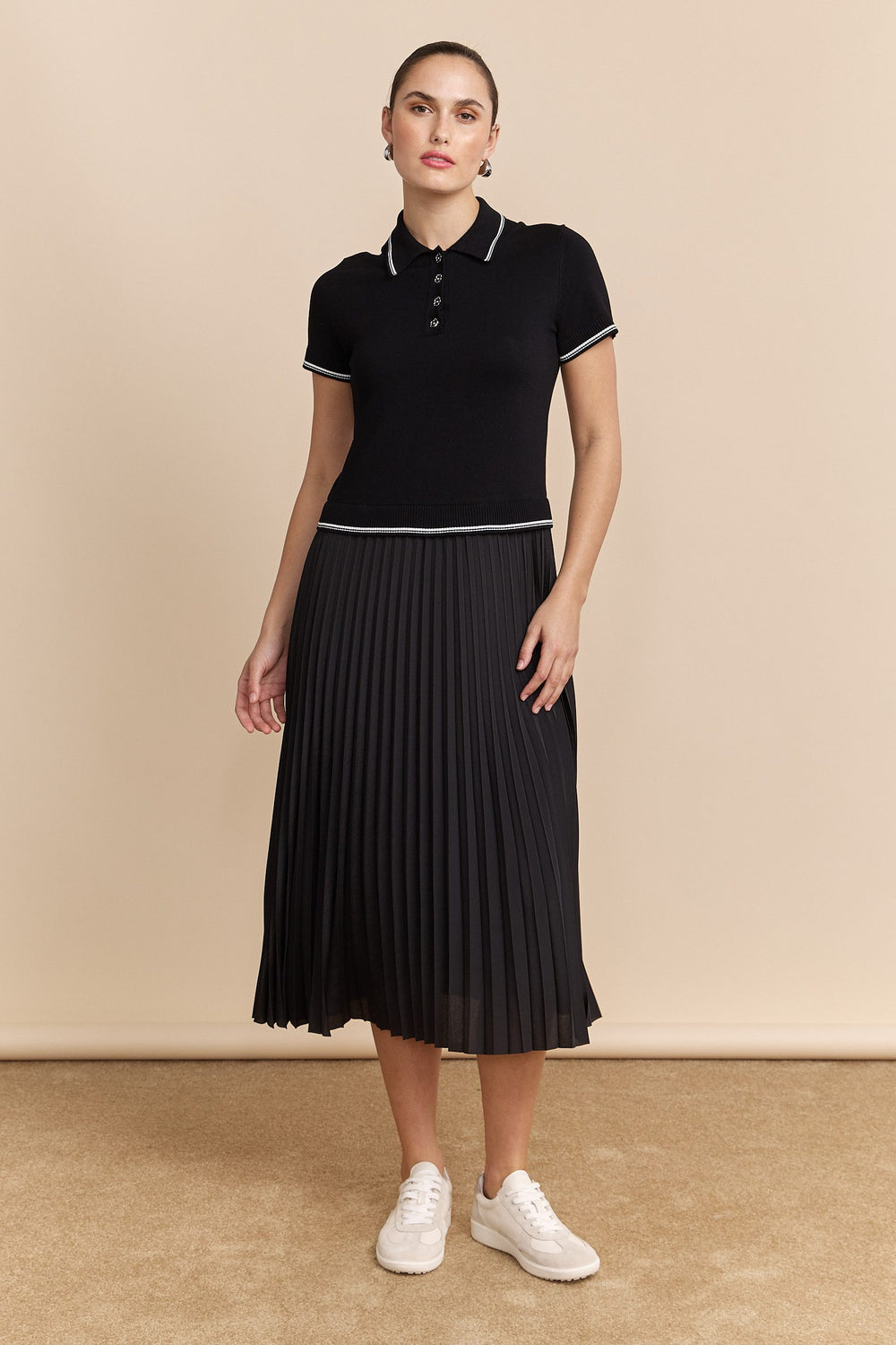 Robe en maille et tissu plissé