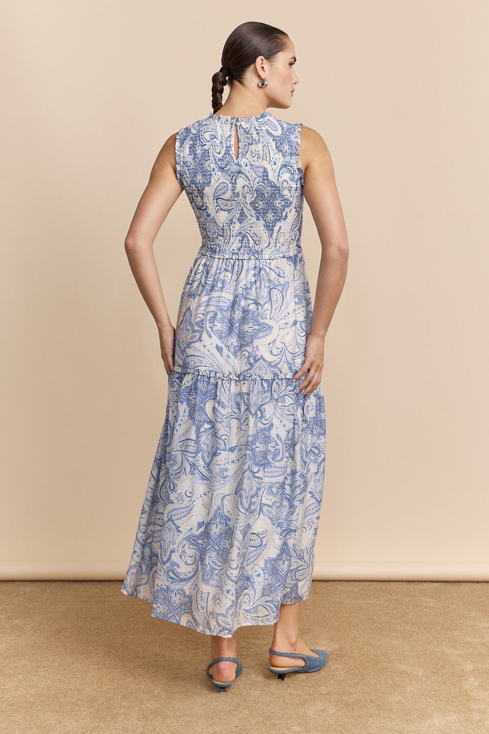 Longue robe à nid d'abeille & volants
