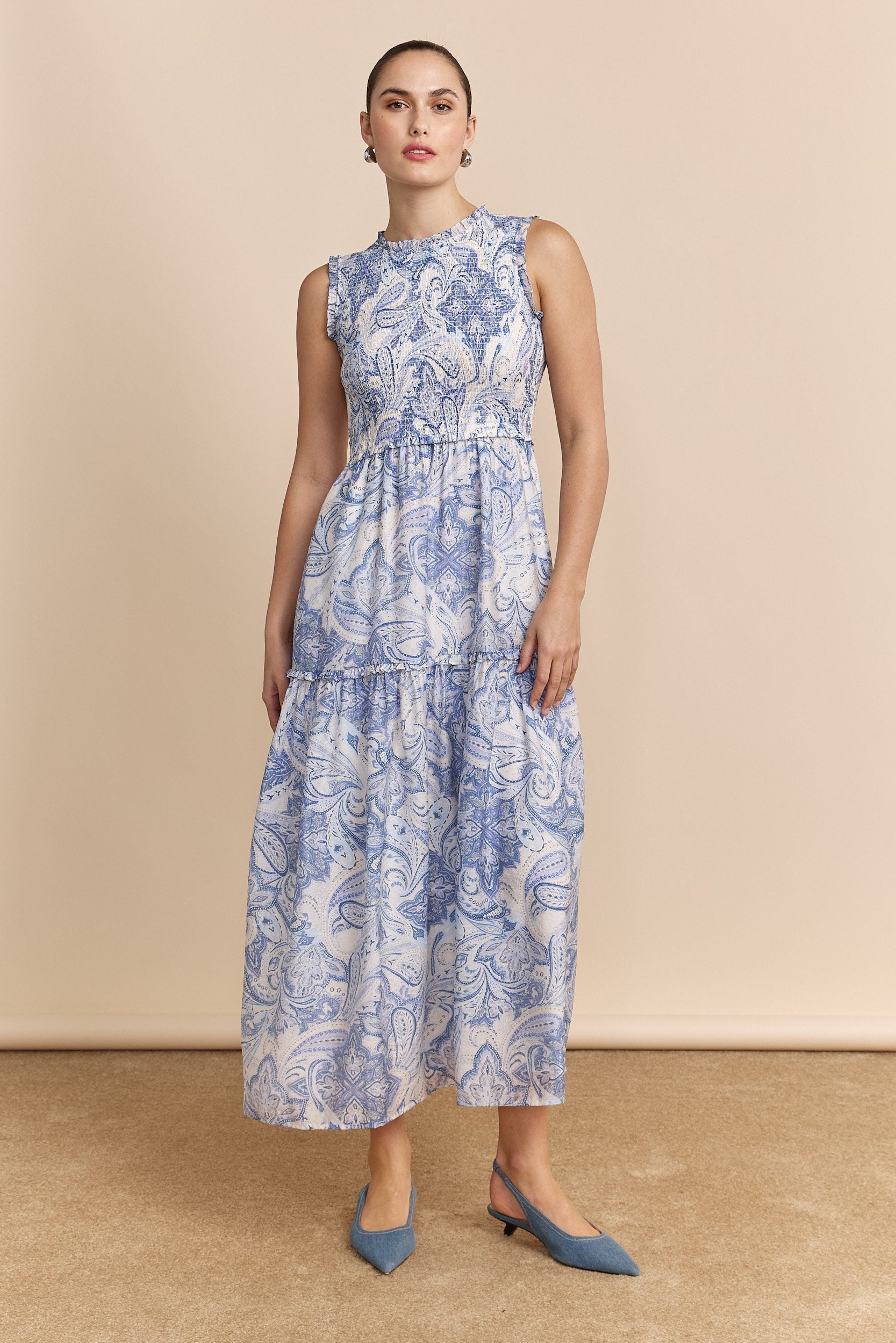 Longue robe à nid d'abeille & volants