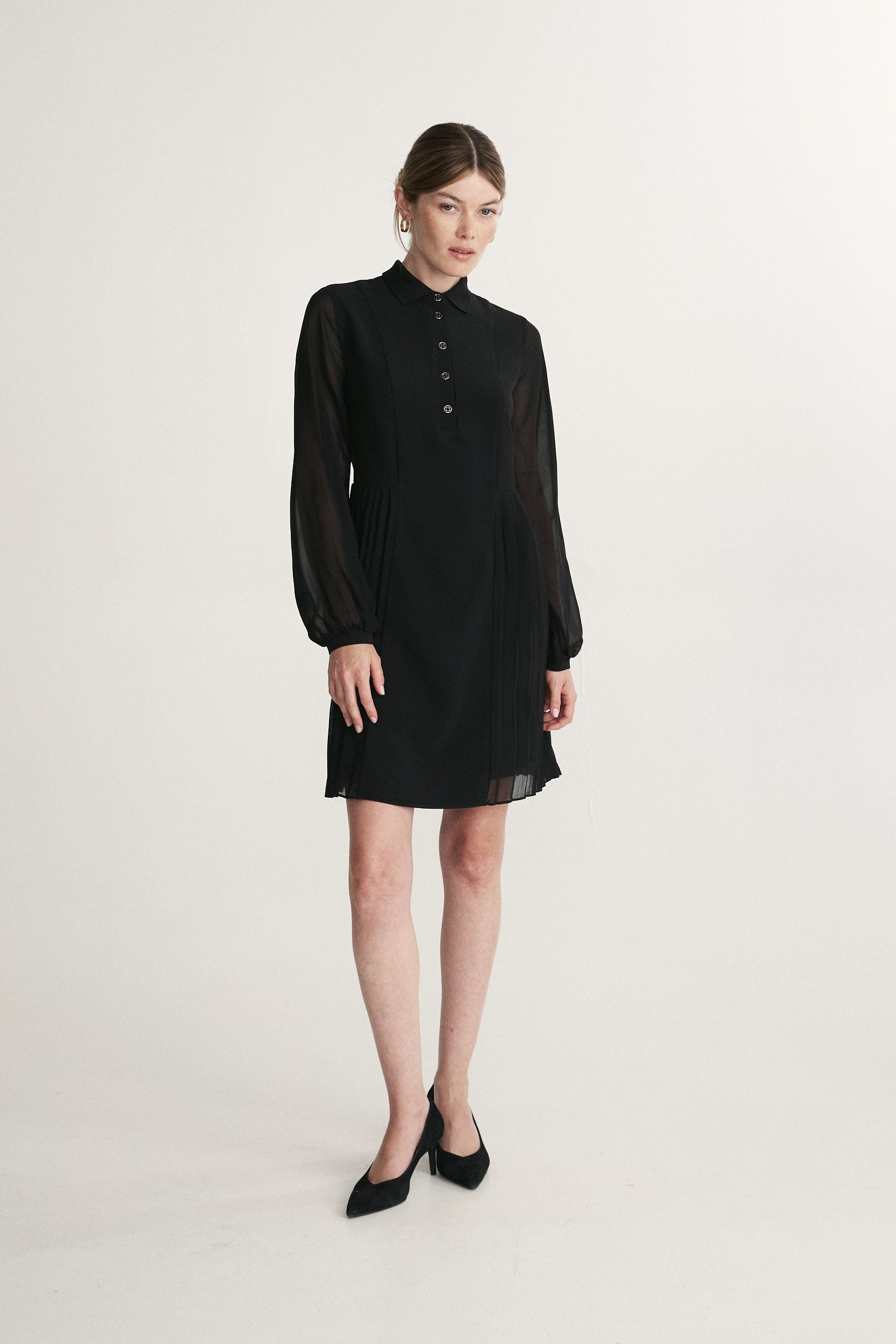 Robe droite à plis