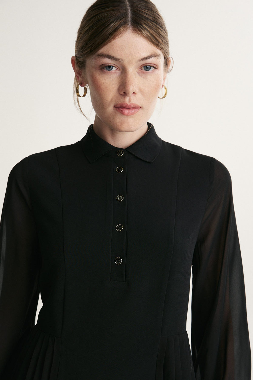 Robe droite à plis