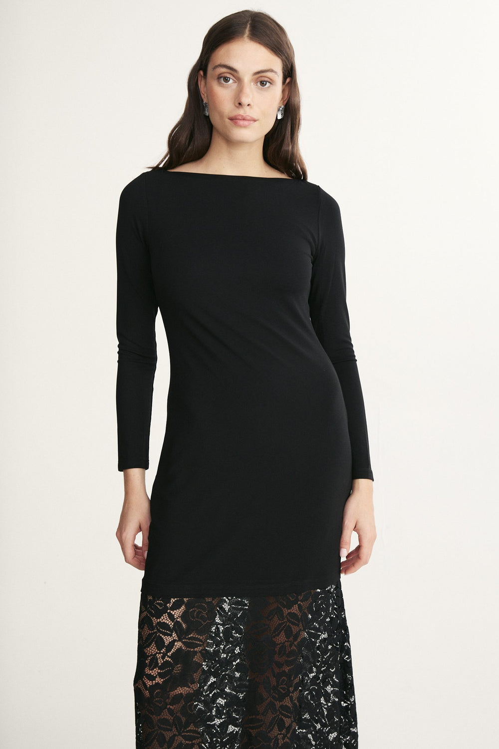 Boat neck dress with lace