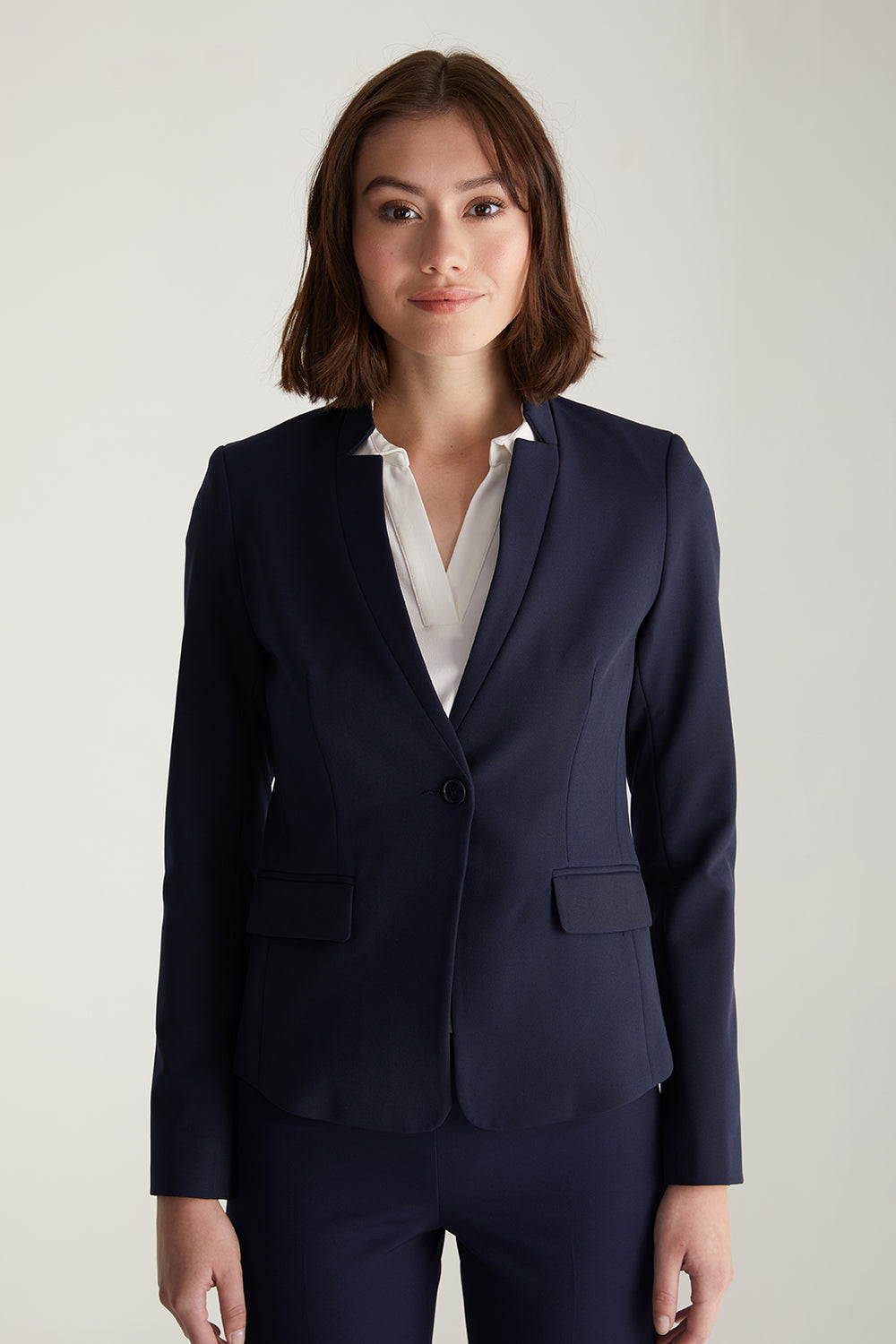 Fitted noched collar jacket