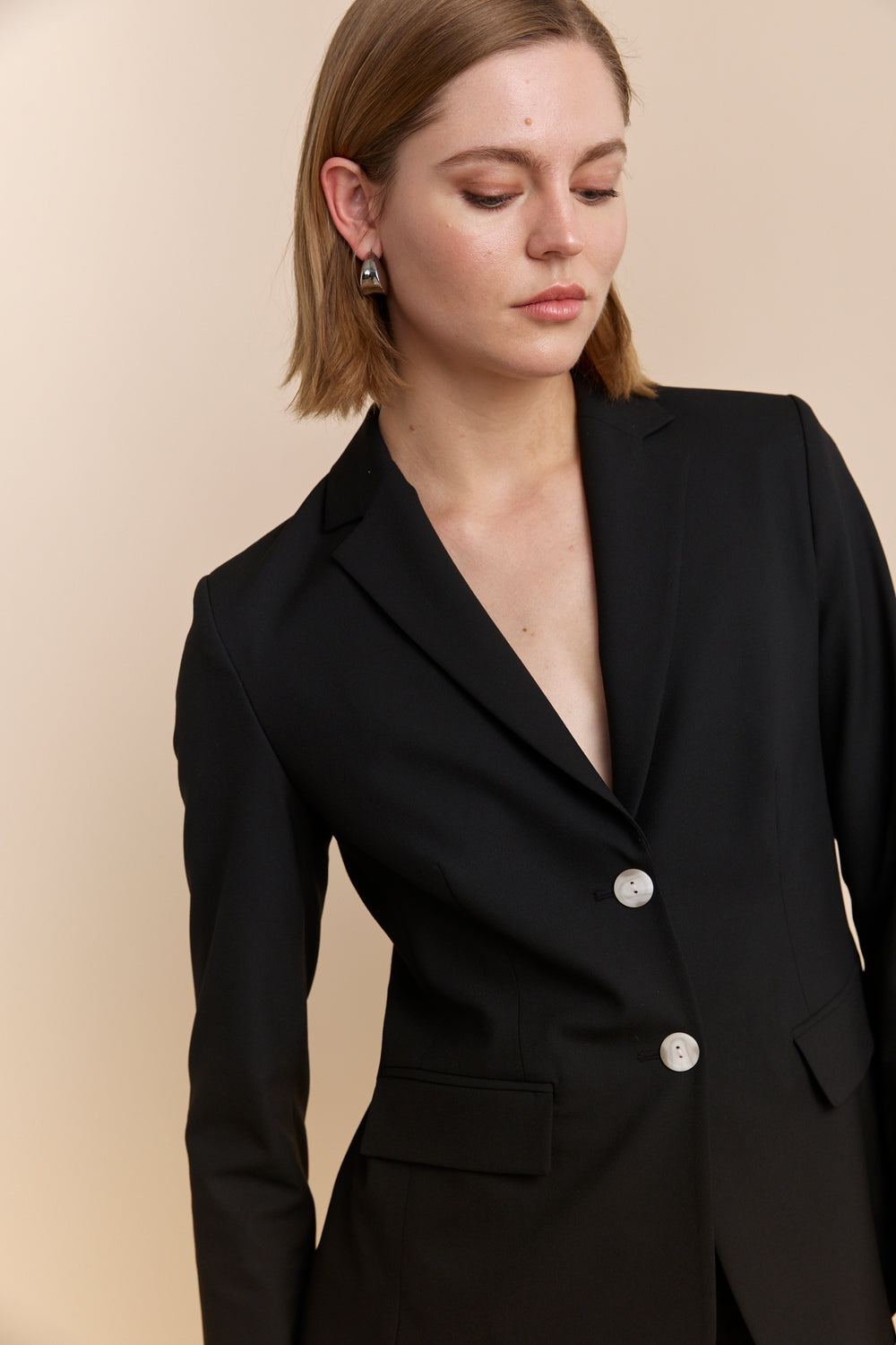 Veston noir semi-ajusté