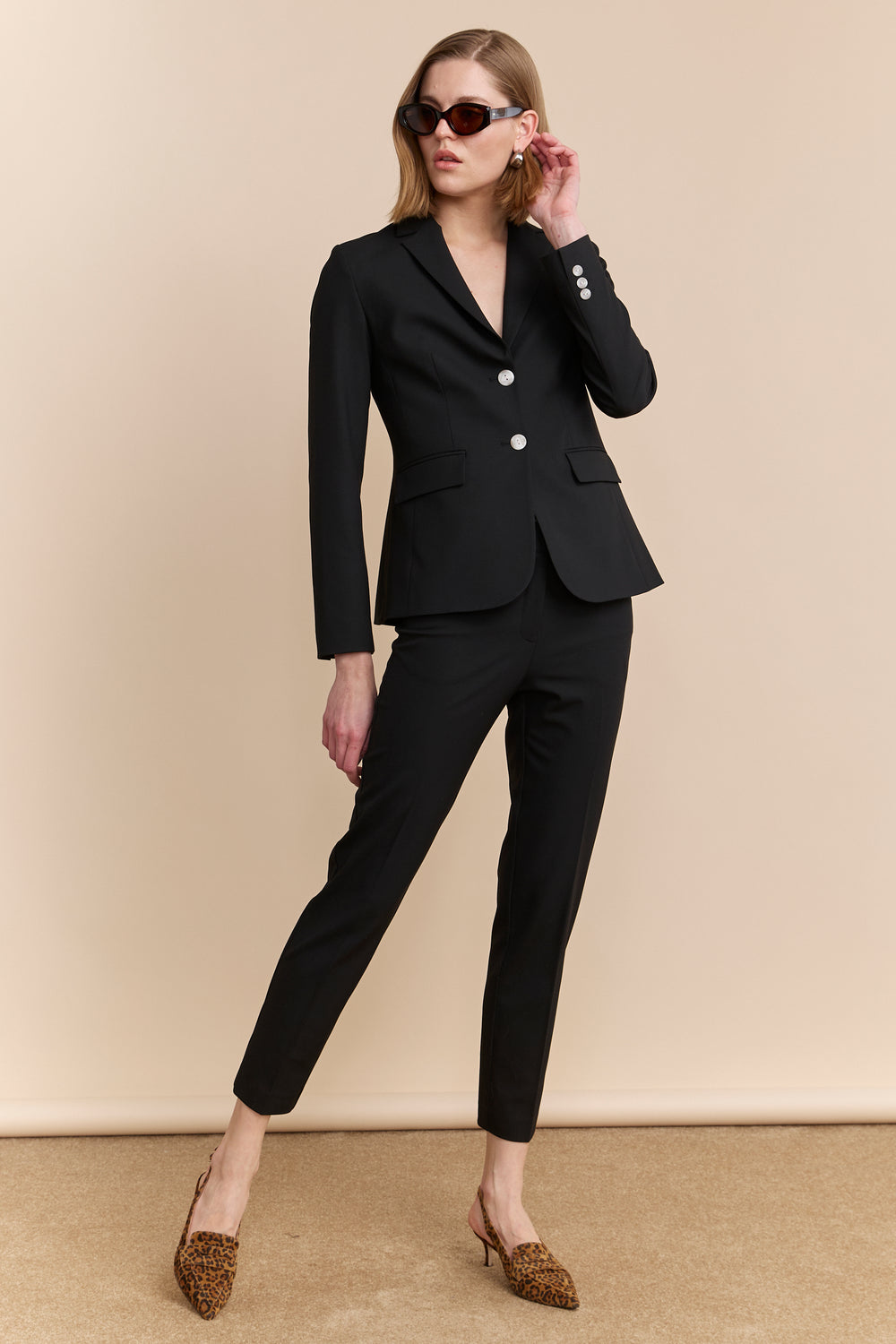 Veston noir semi-ajusté