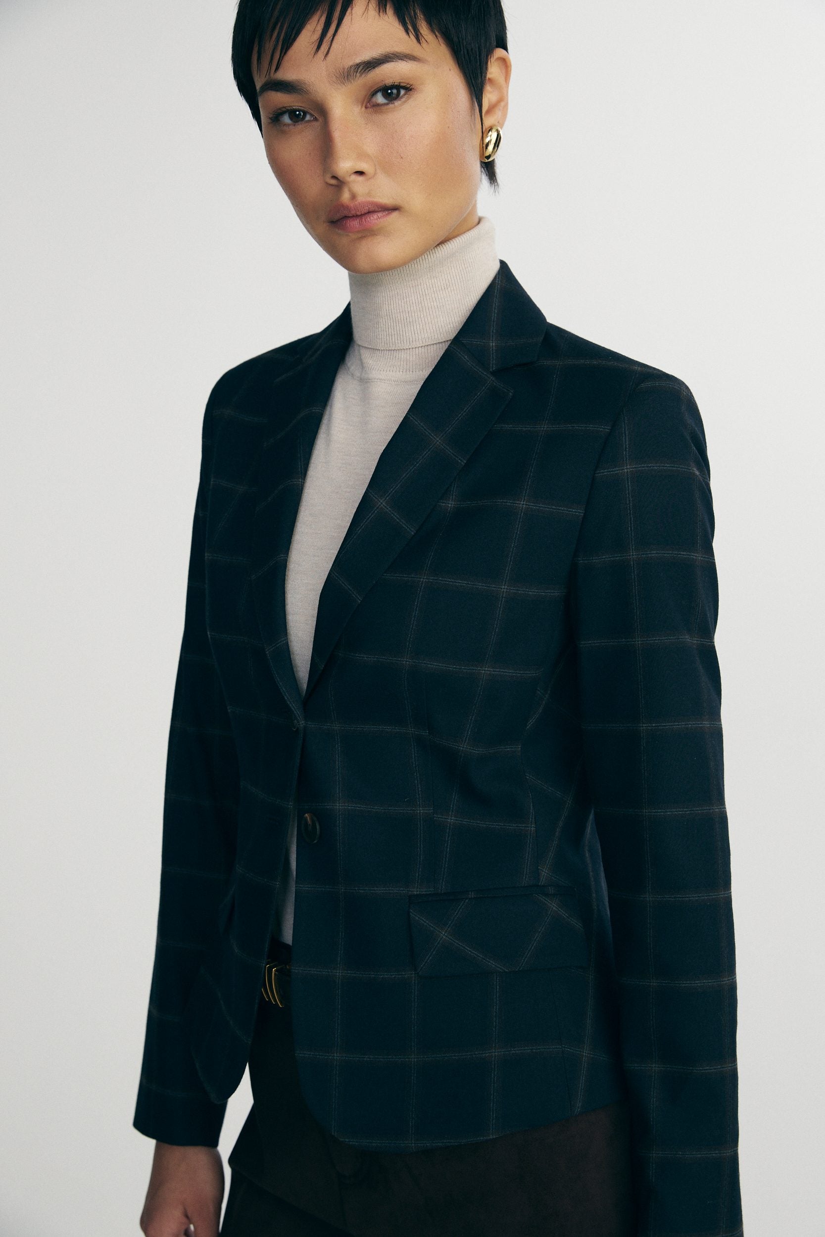 2 buttons basic blazer