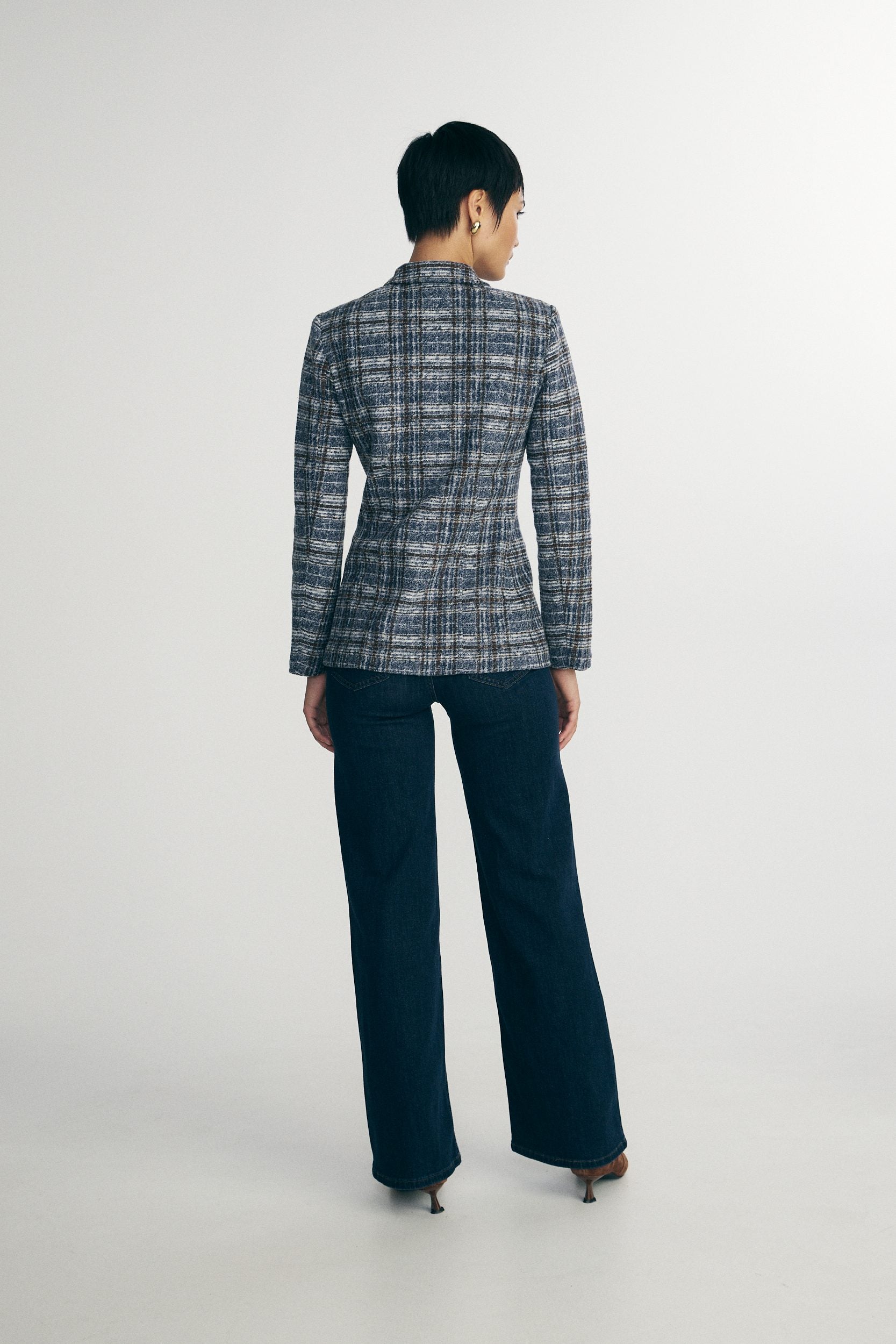 Two buttons fitted stretch blazer