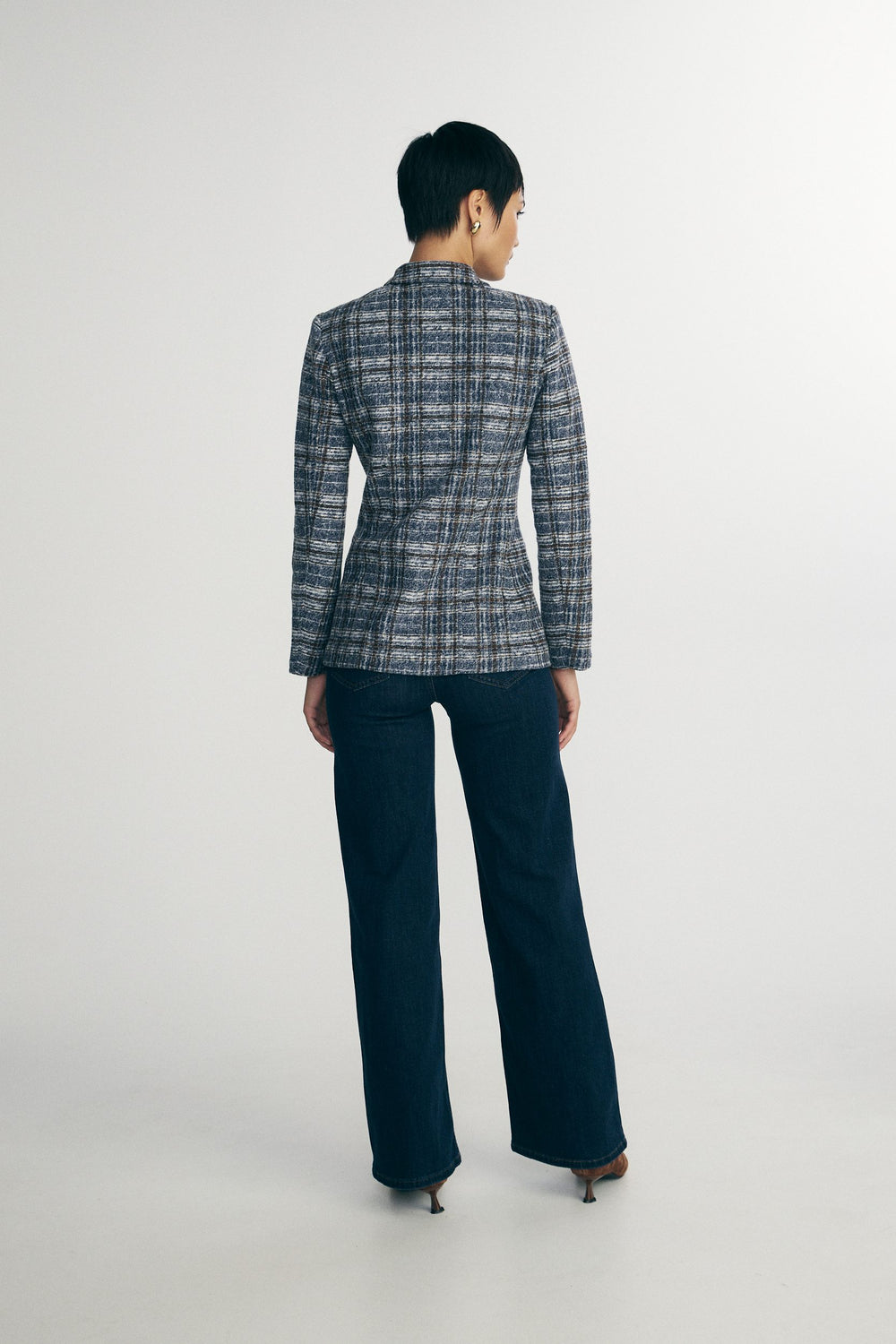 Two buttons fitted stretch blazer