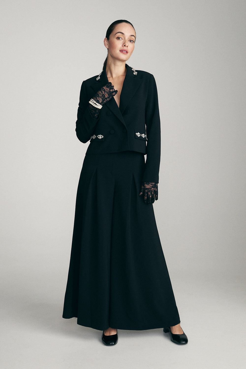 Veston à col orné de cristaux