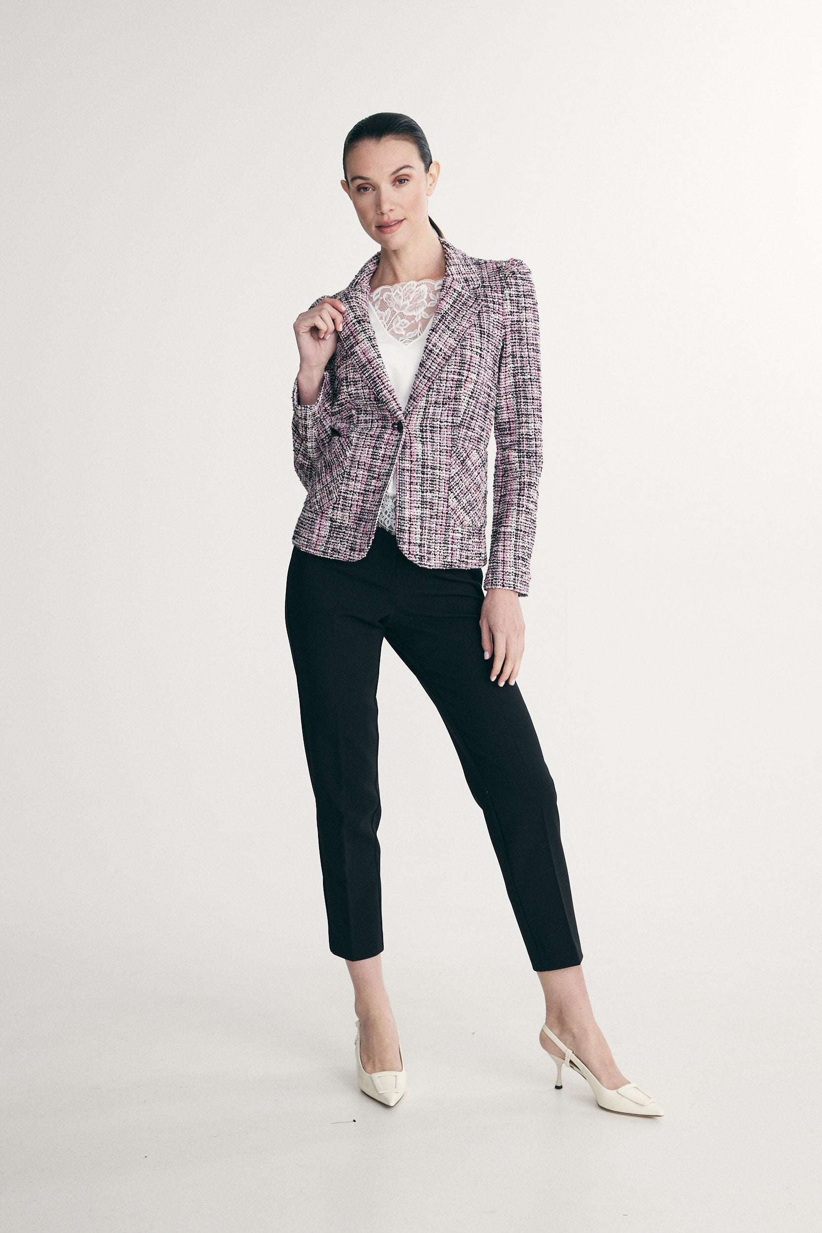 Fitted jacket with puffy sleeve