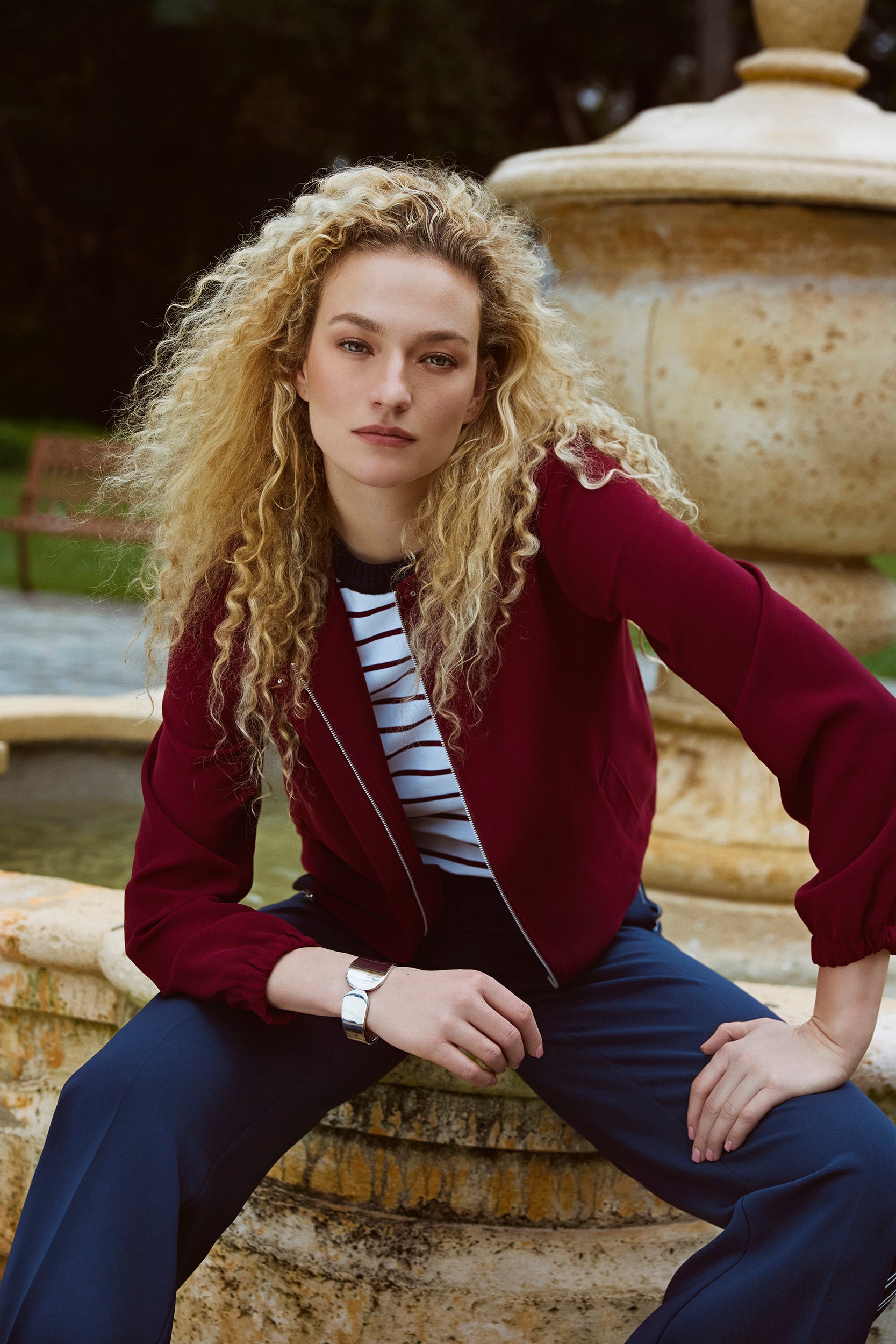 Veste courte à cordon
