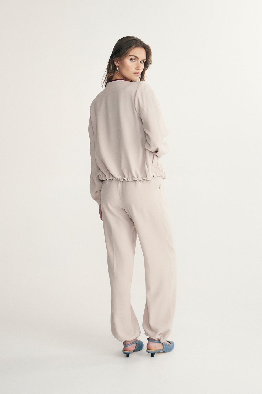 Veste courte à cordon