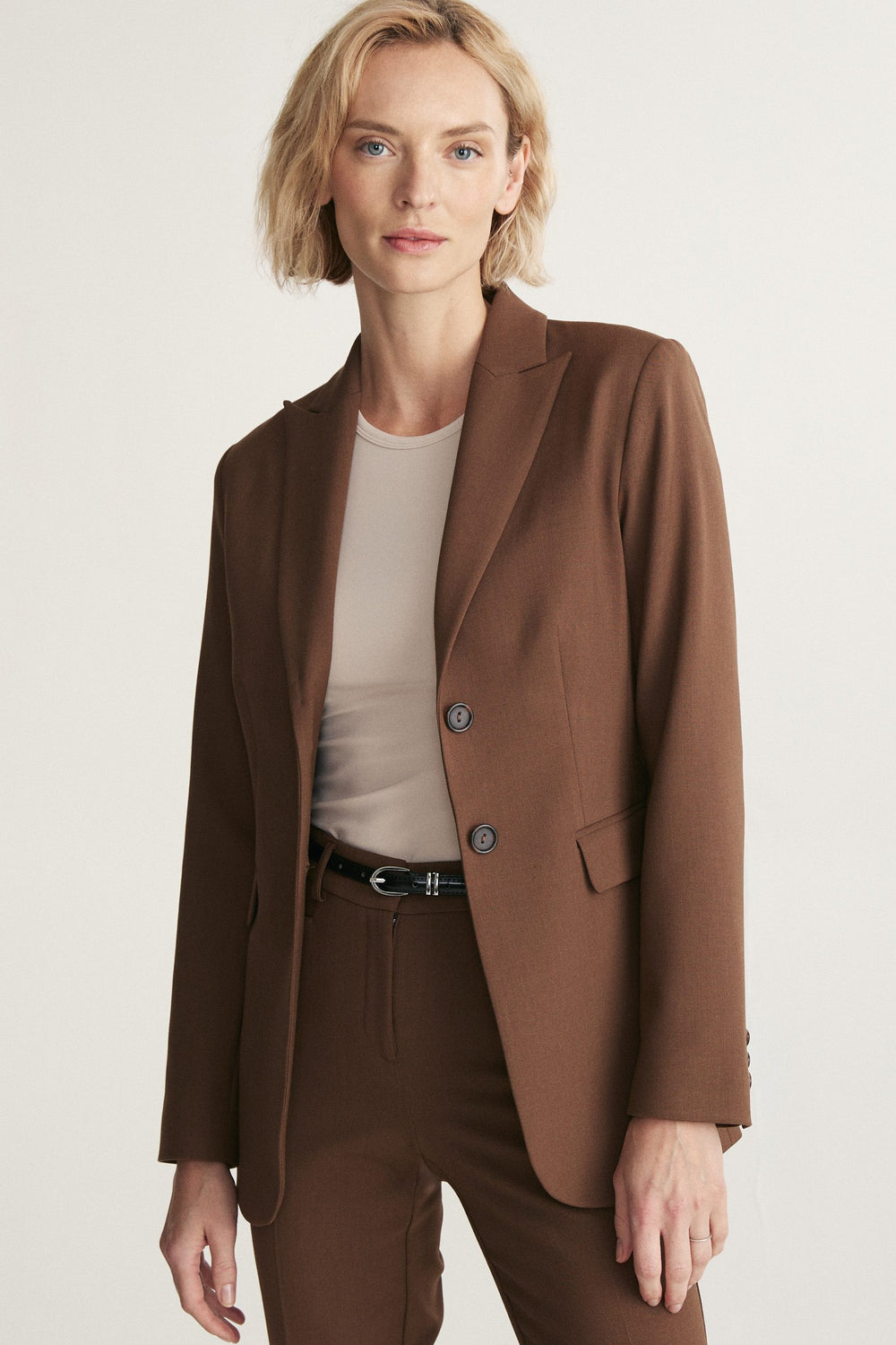 Veston semi-ajusté essentiel à 2 boutons