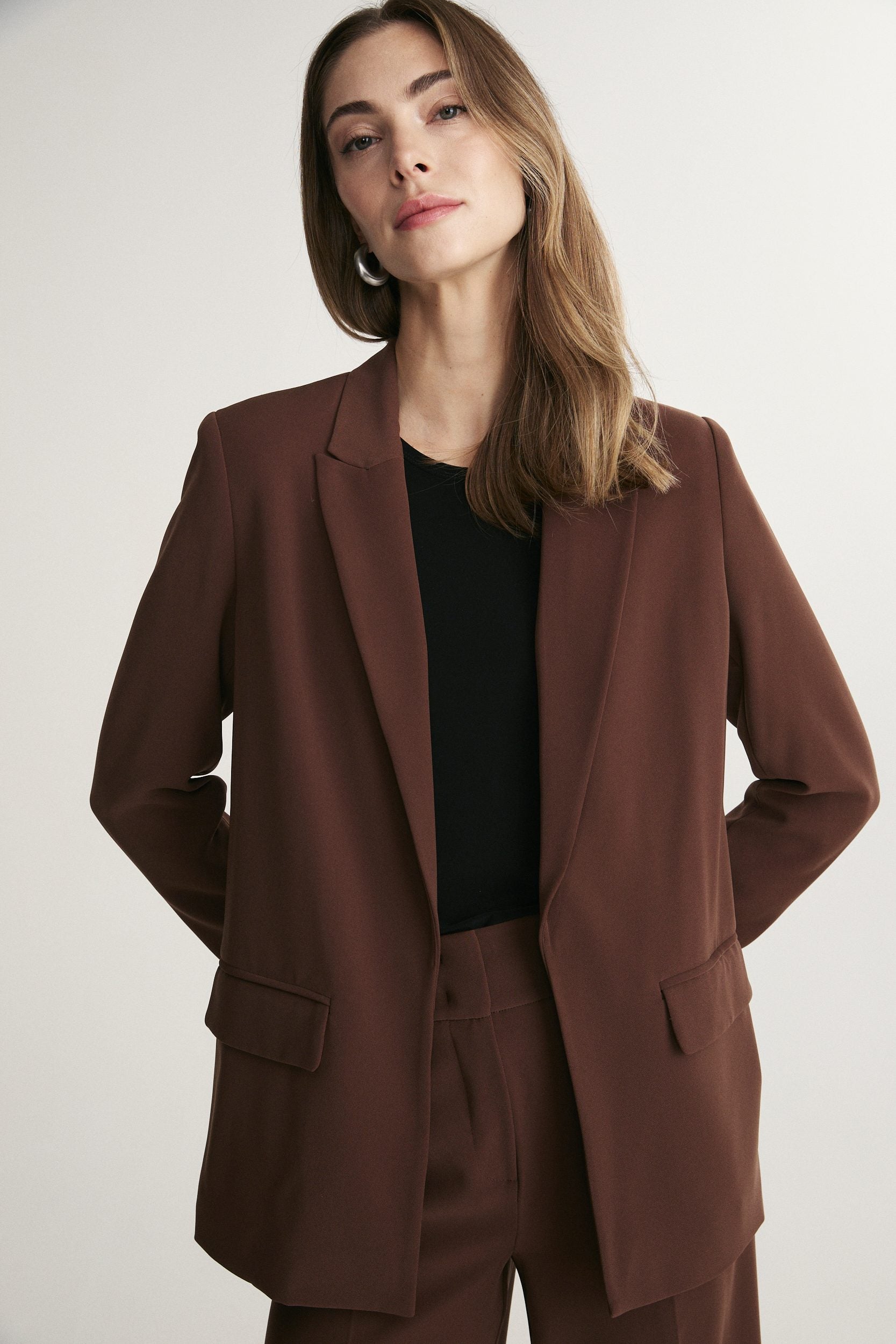 Fluid straight blazer