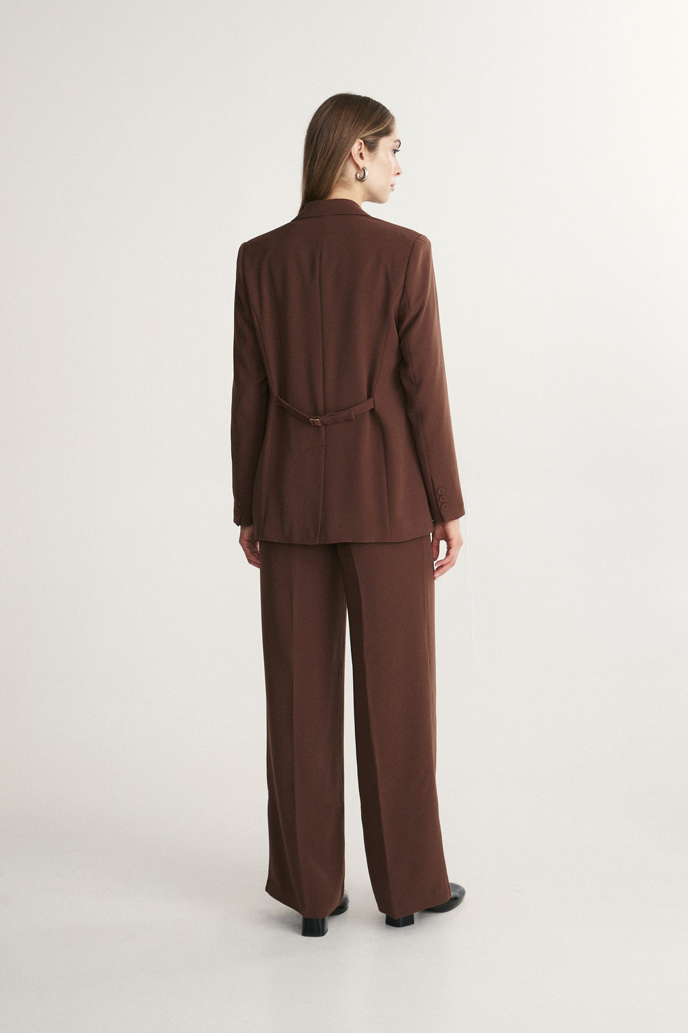 Fluid straight blazer